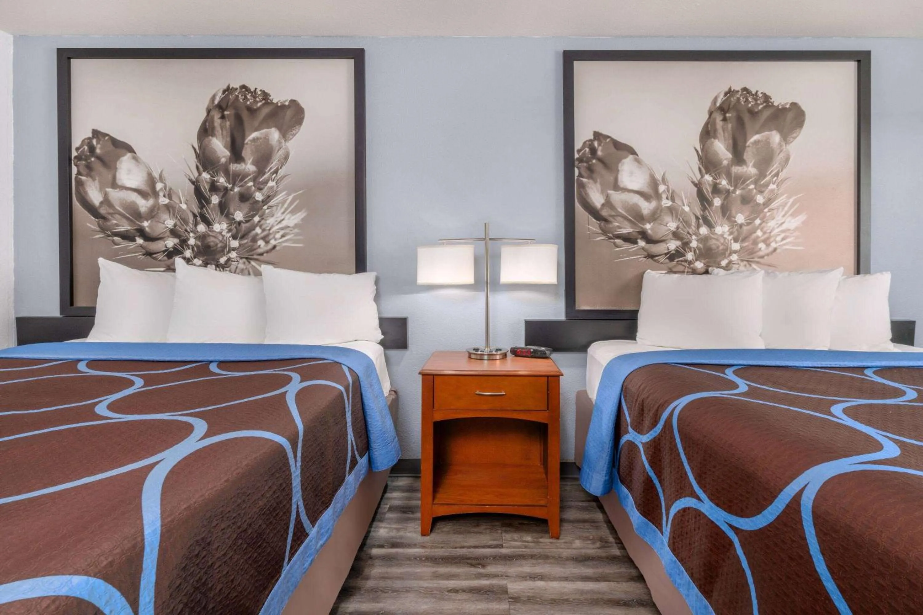 Photo of the whole room, Bed in Super 8 by Wyndham Clayton