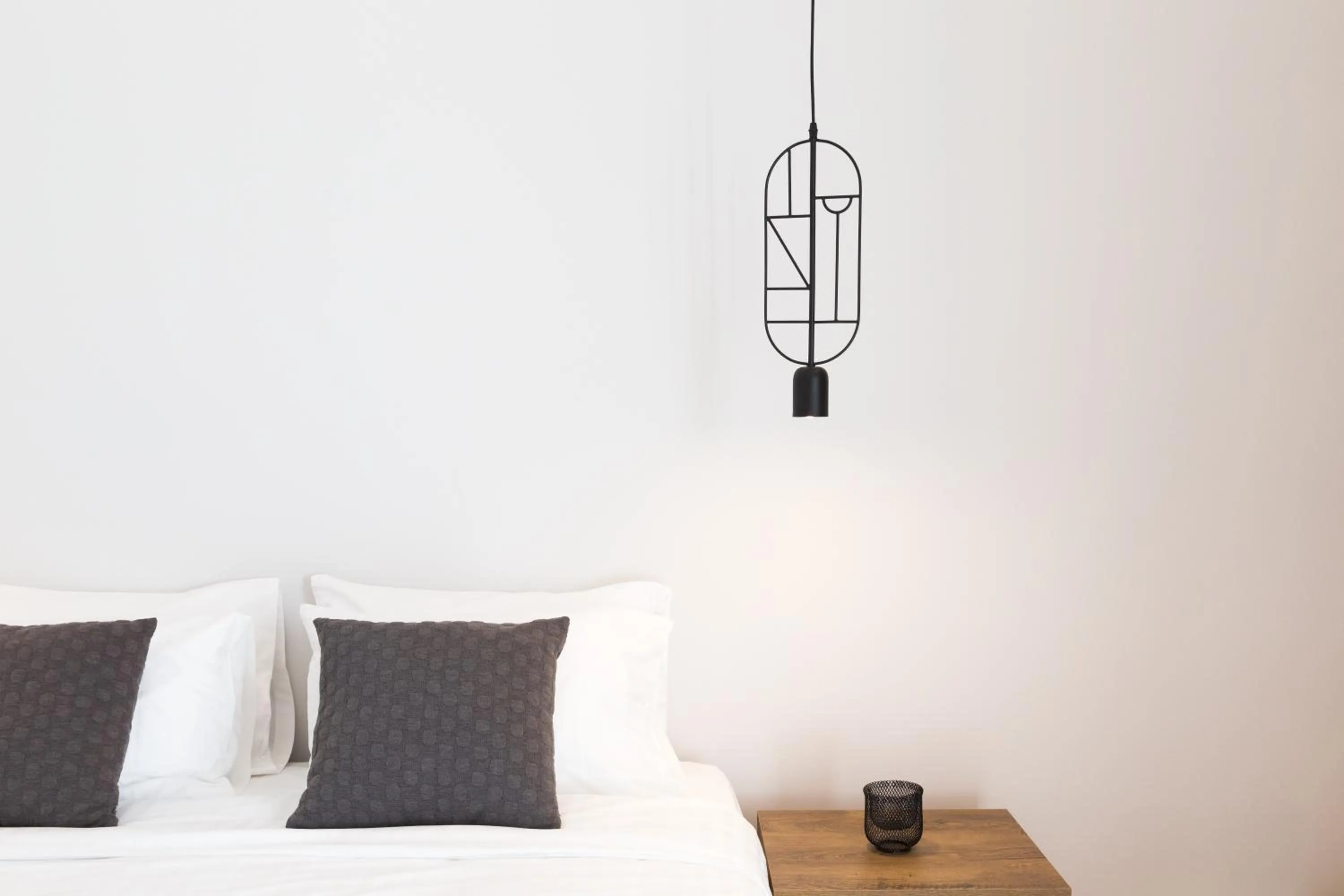 Decorative detail, Bed in Calmare suites