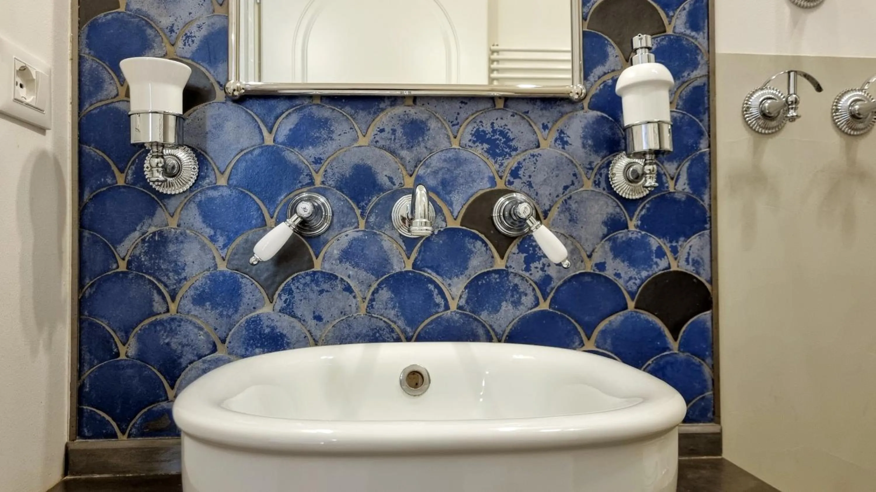 Decorative detail in Dada