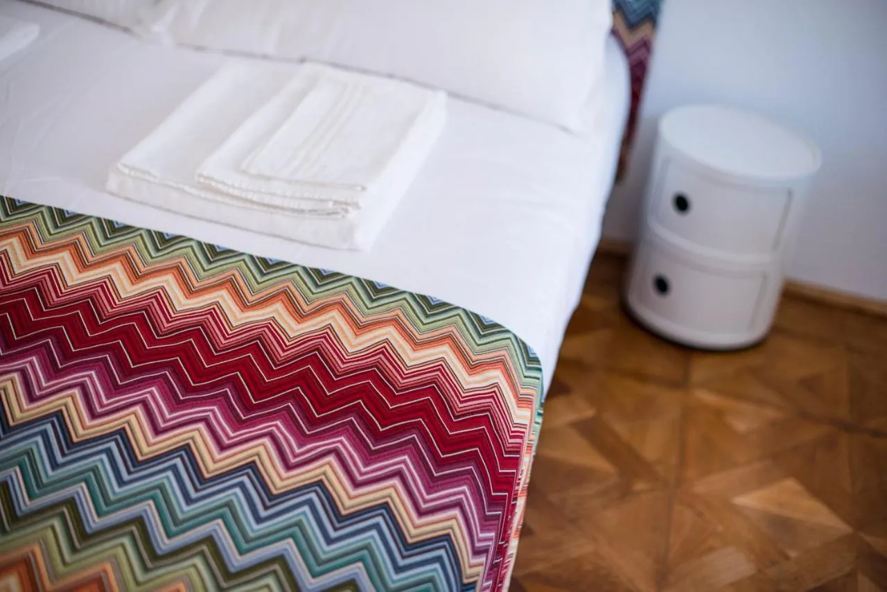 Decorative detail, Bed in Dada