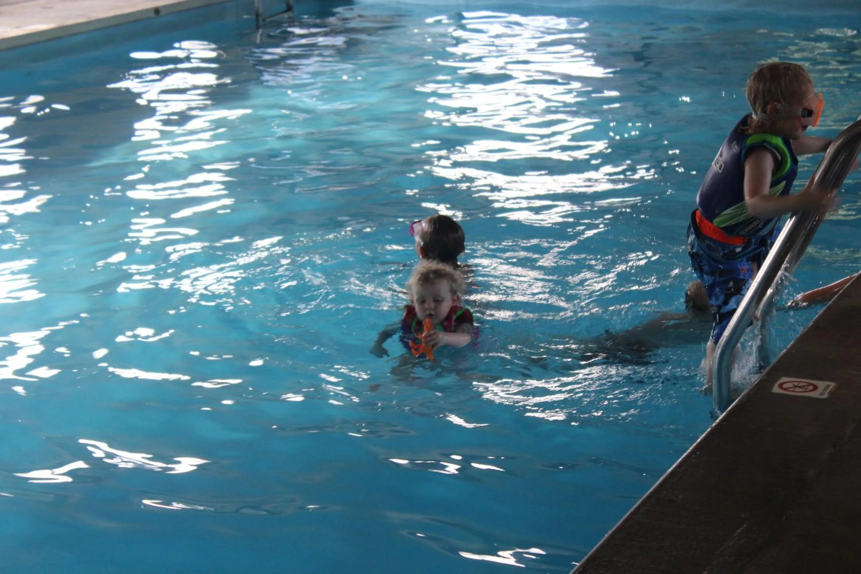 Swimming pool in Canyon Motel