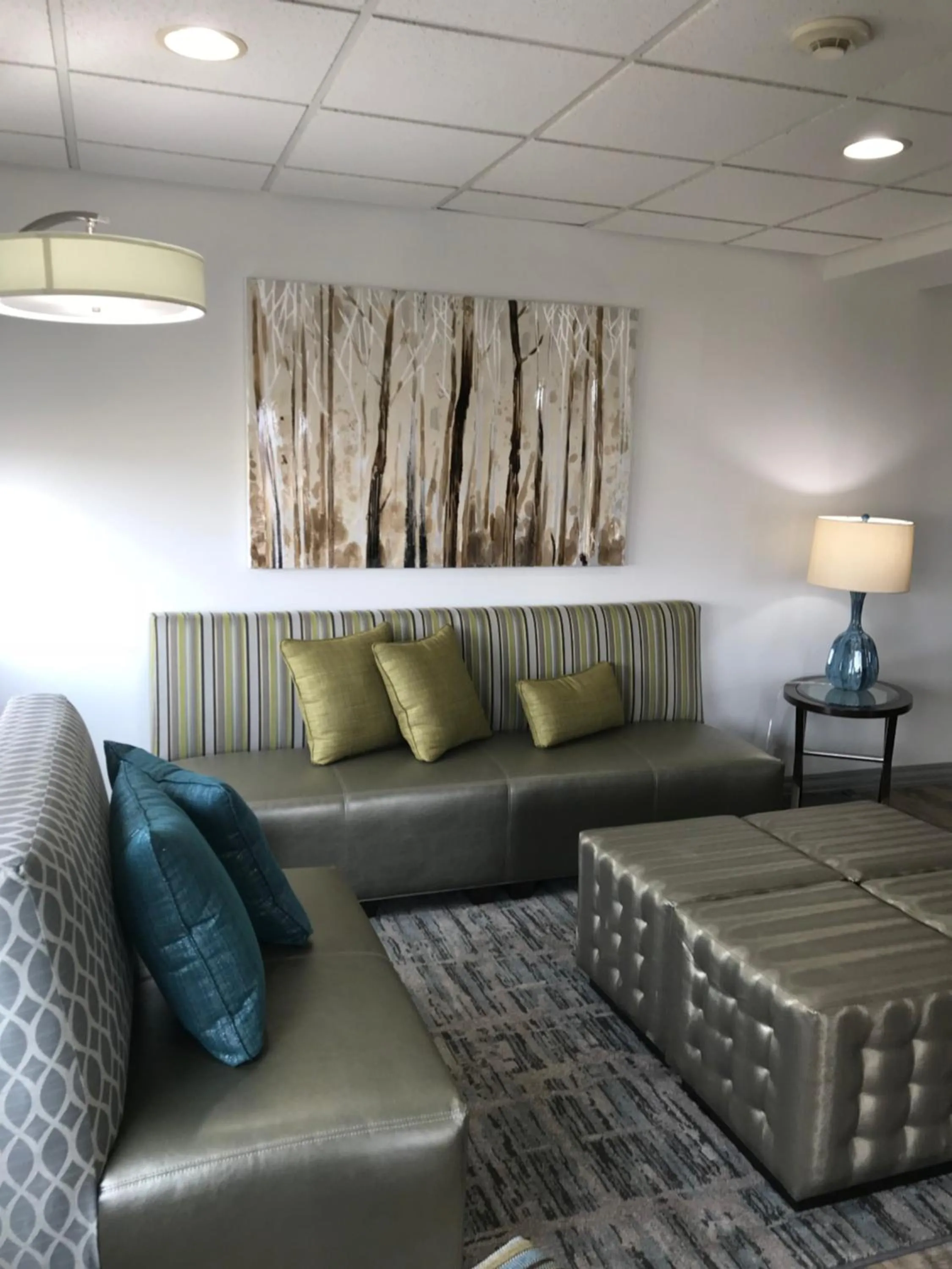 Seating area in Best Western Brookfield