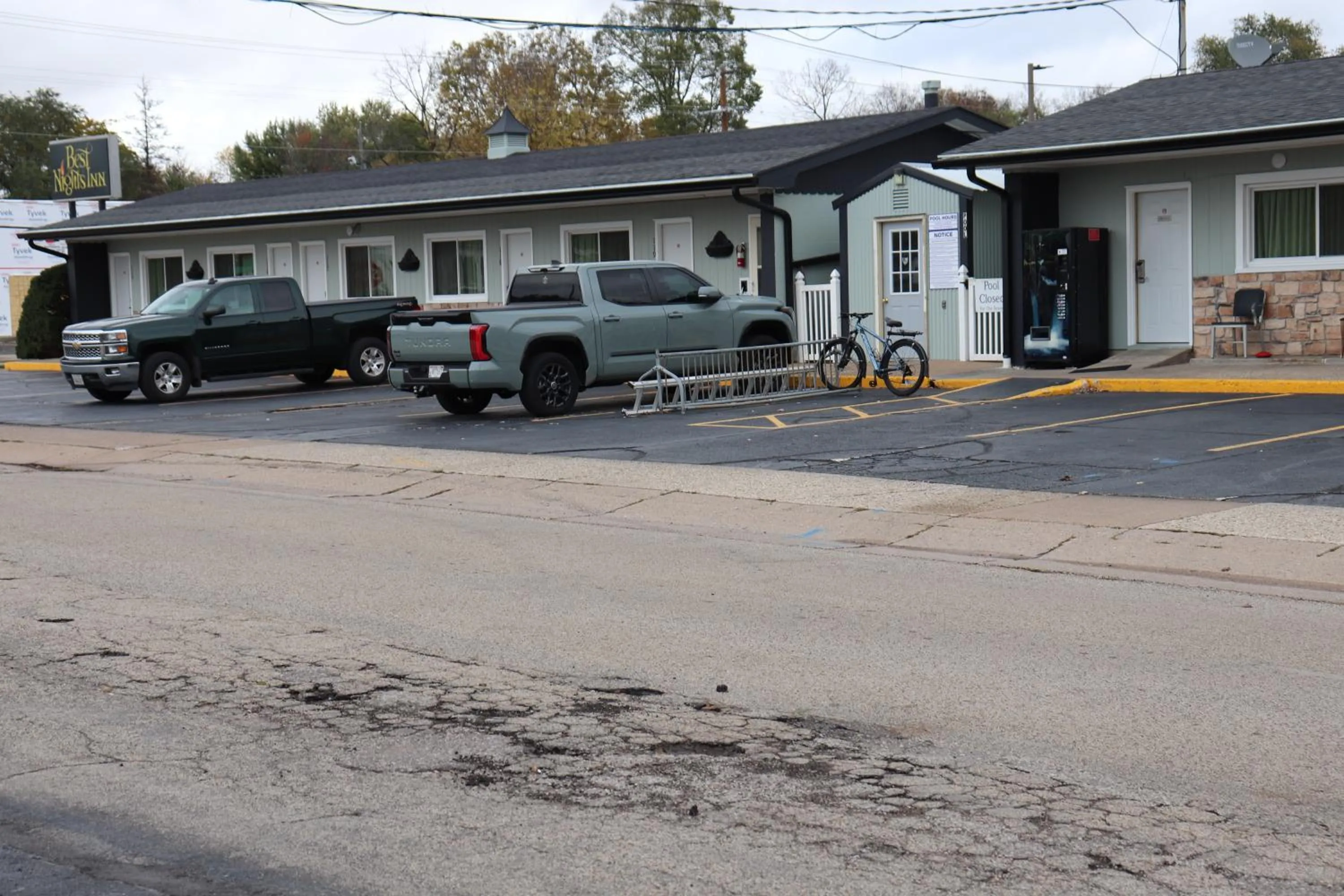 Property building in Best Nights Inn - Sparta