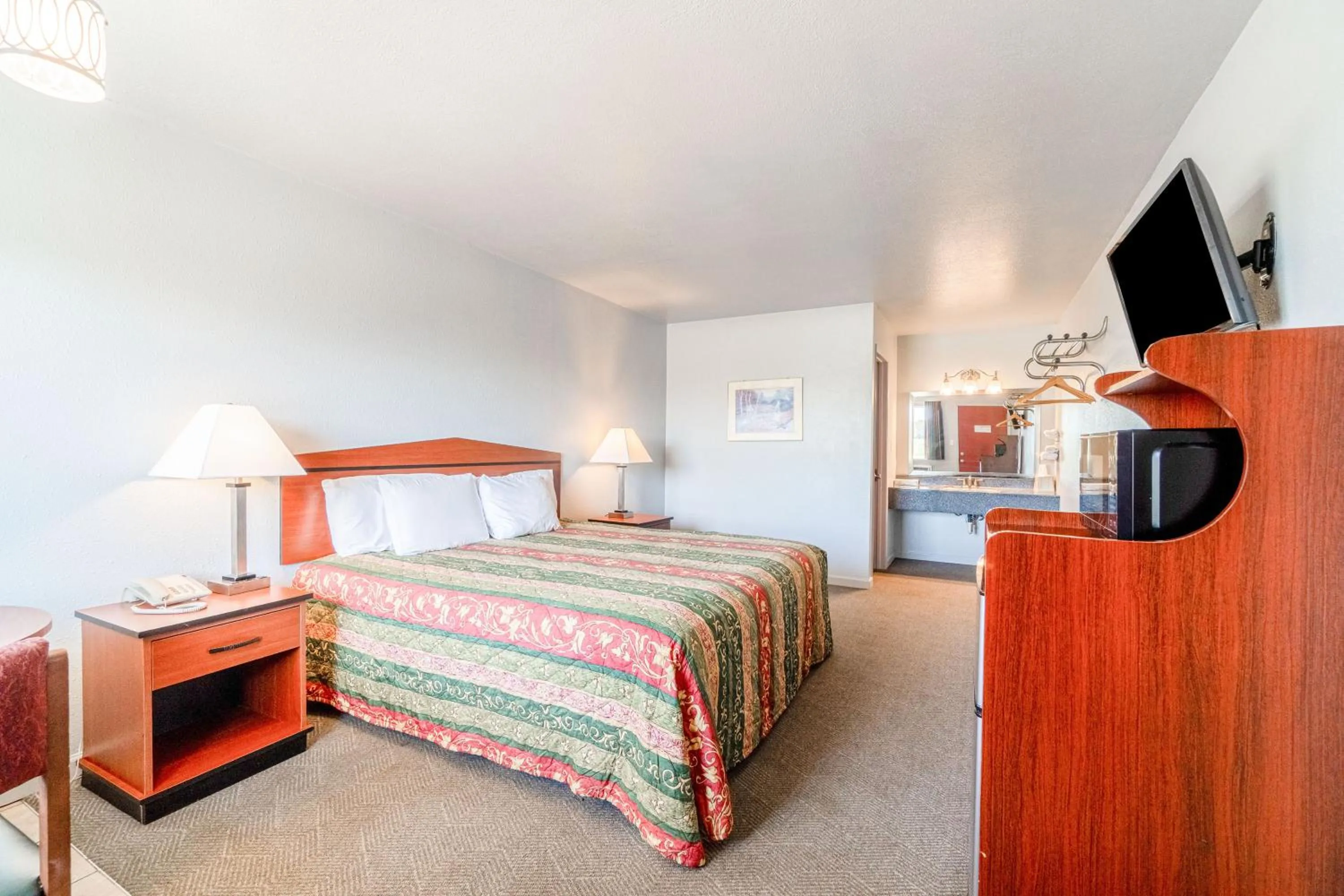 Bedroom, Bed in Capital O Aurora Inn Monett US 60