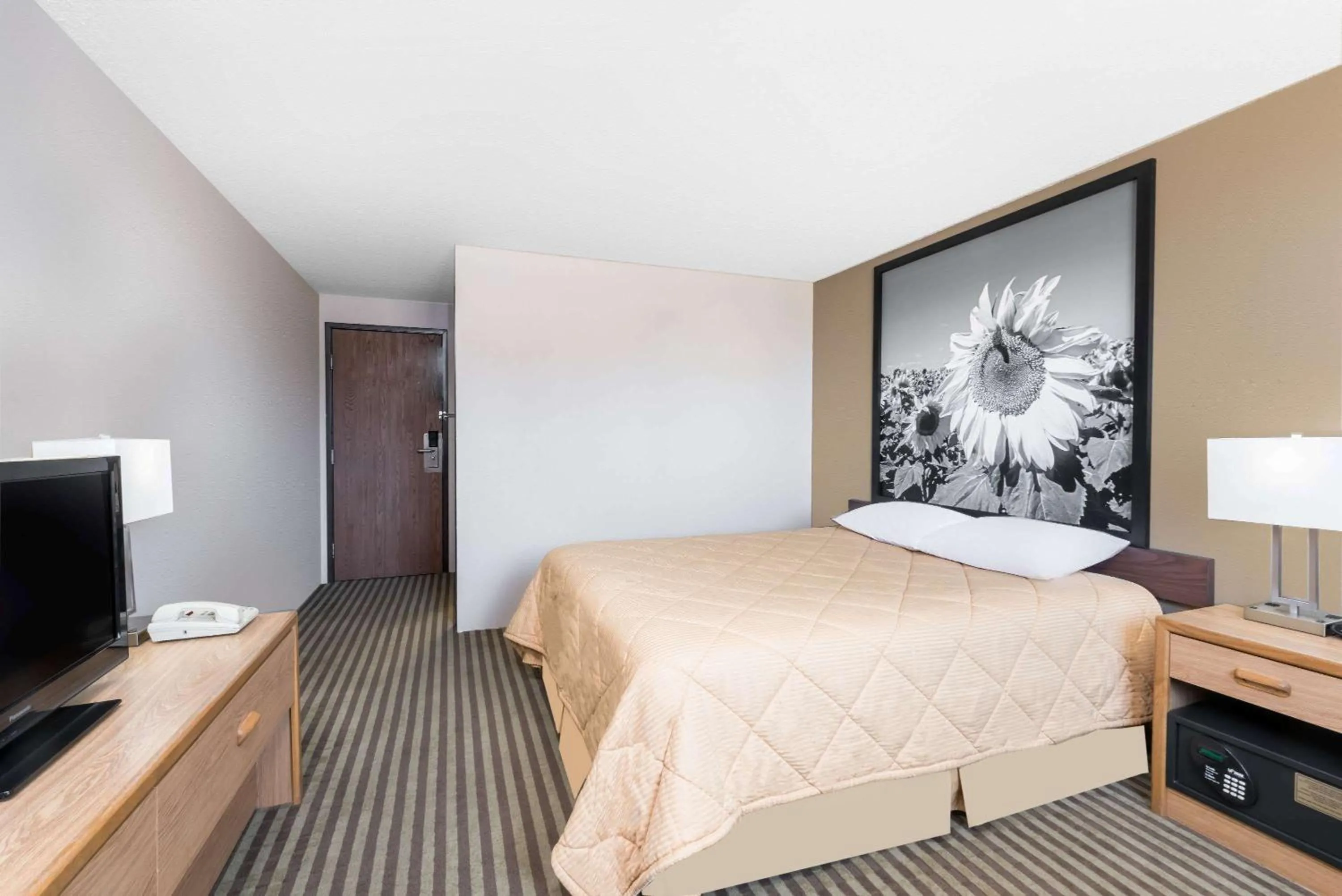 Bed in Super 8 by Wyndham Bowman