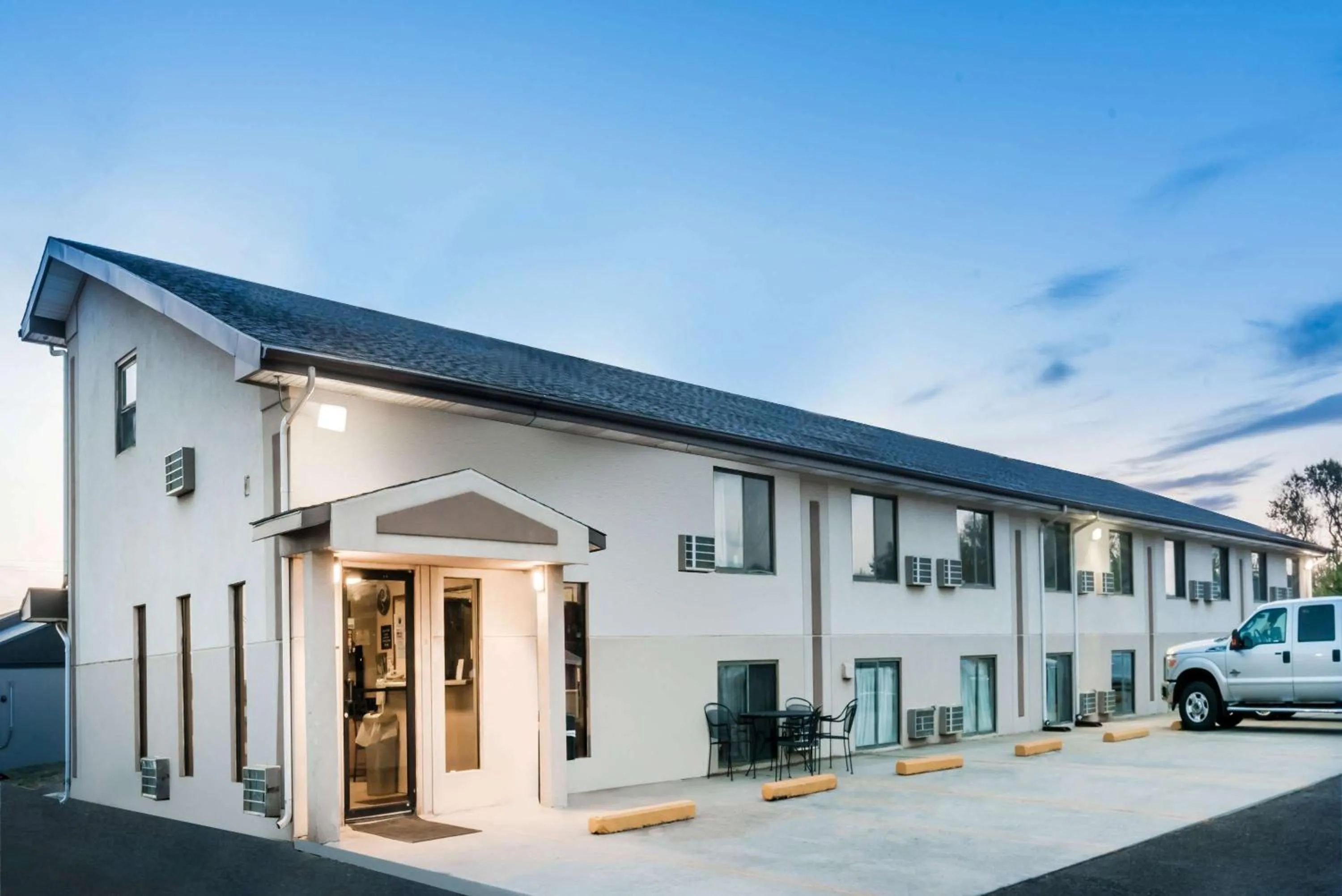 Property building in Super 8 by Wyndham Bowman