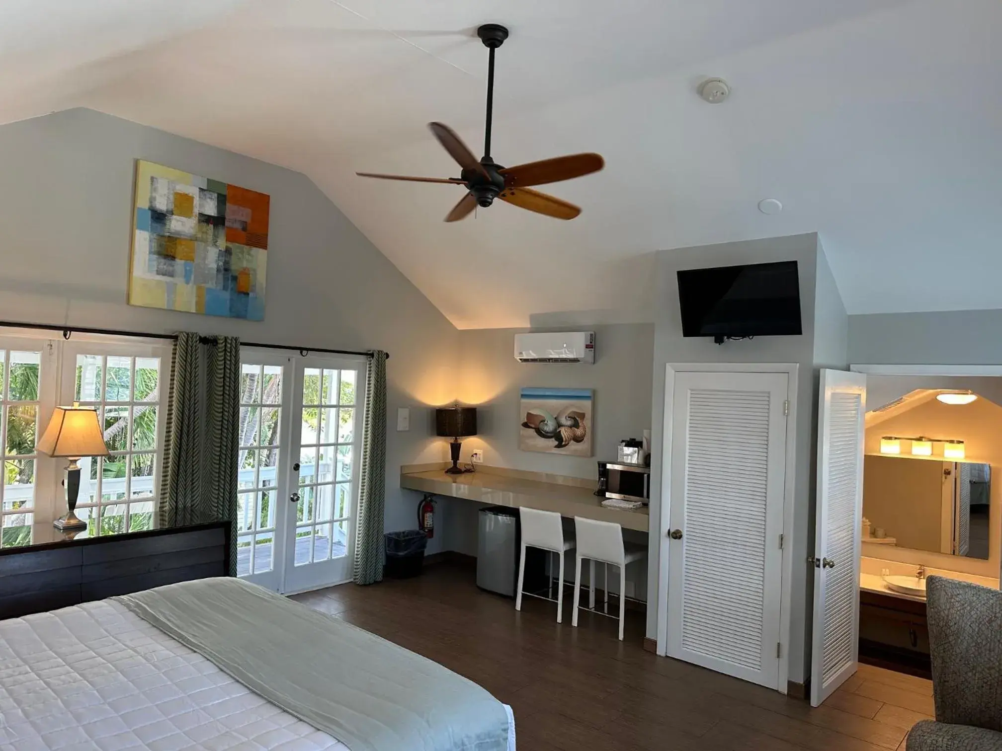 King Suite with Balcony in Douglas House King Suite with Balcony in Douglas House