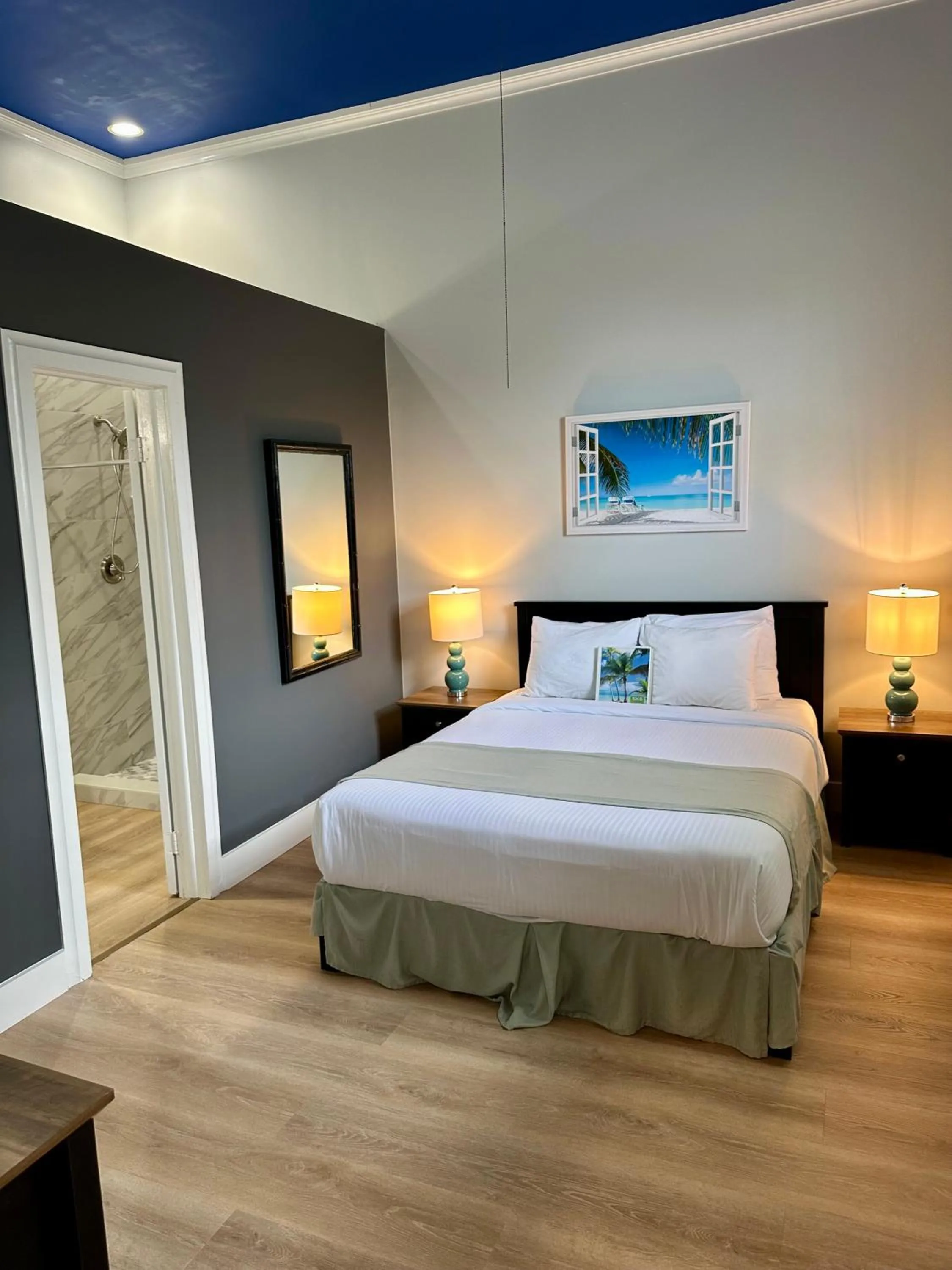 Bedroom, Bed in Douglas House