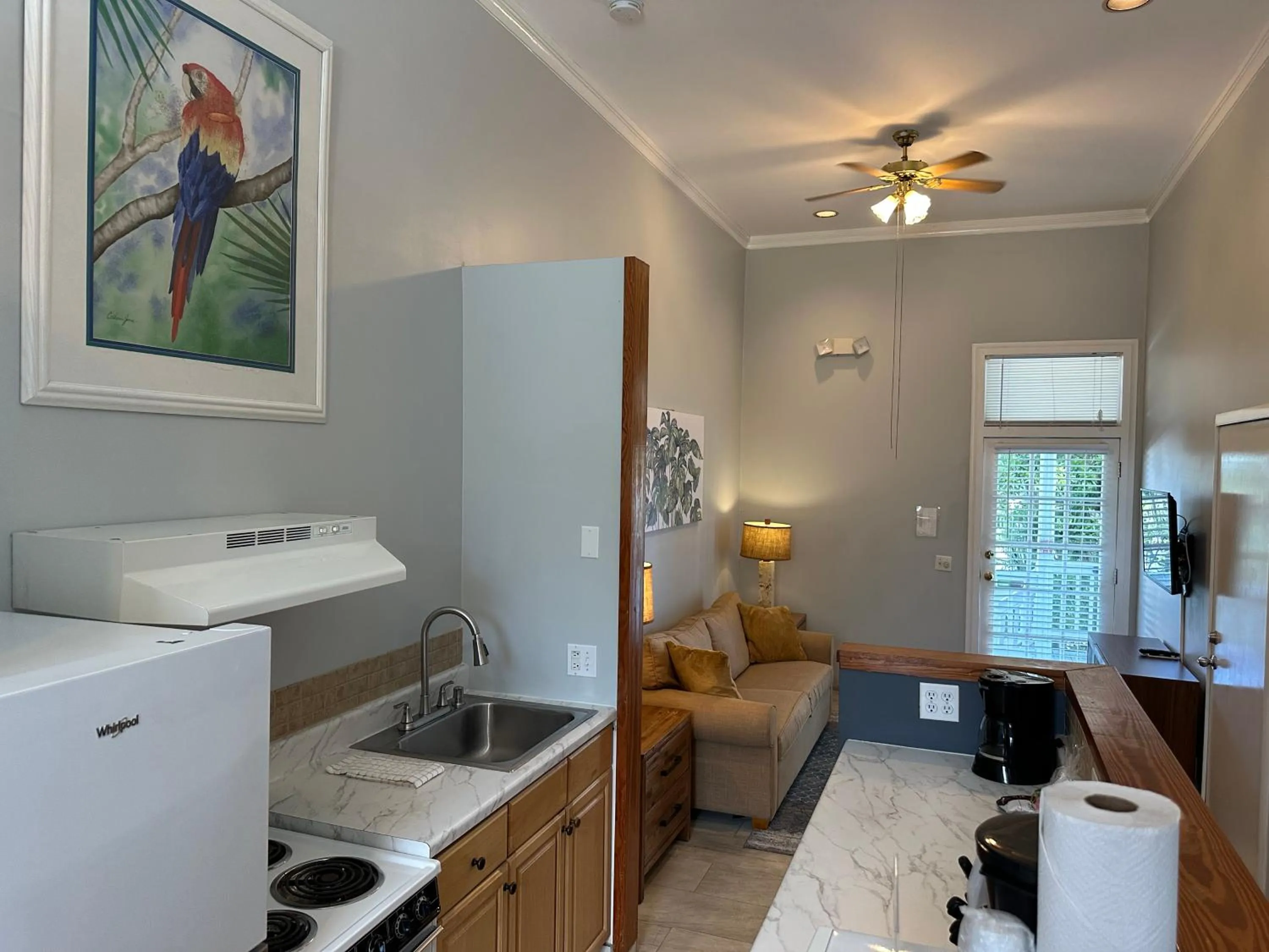 Coffee/tea facilities in Douglas House