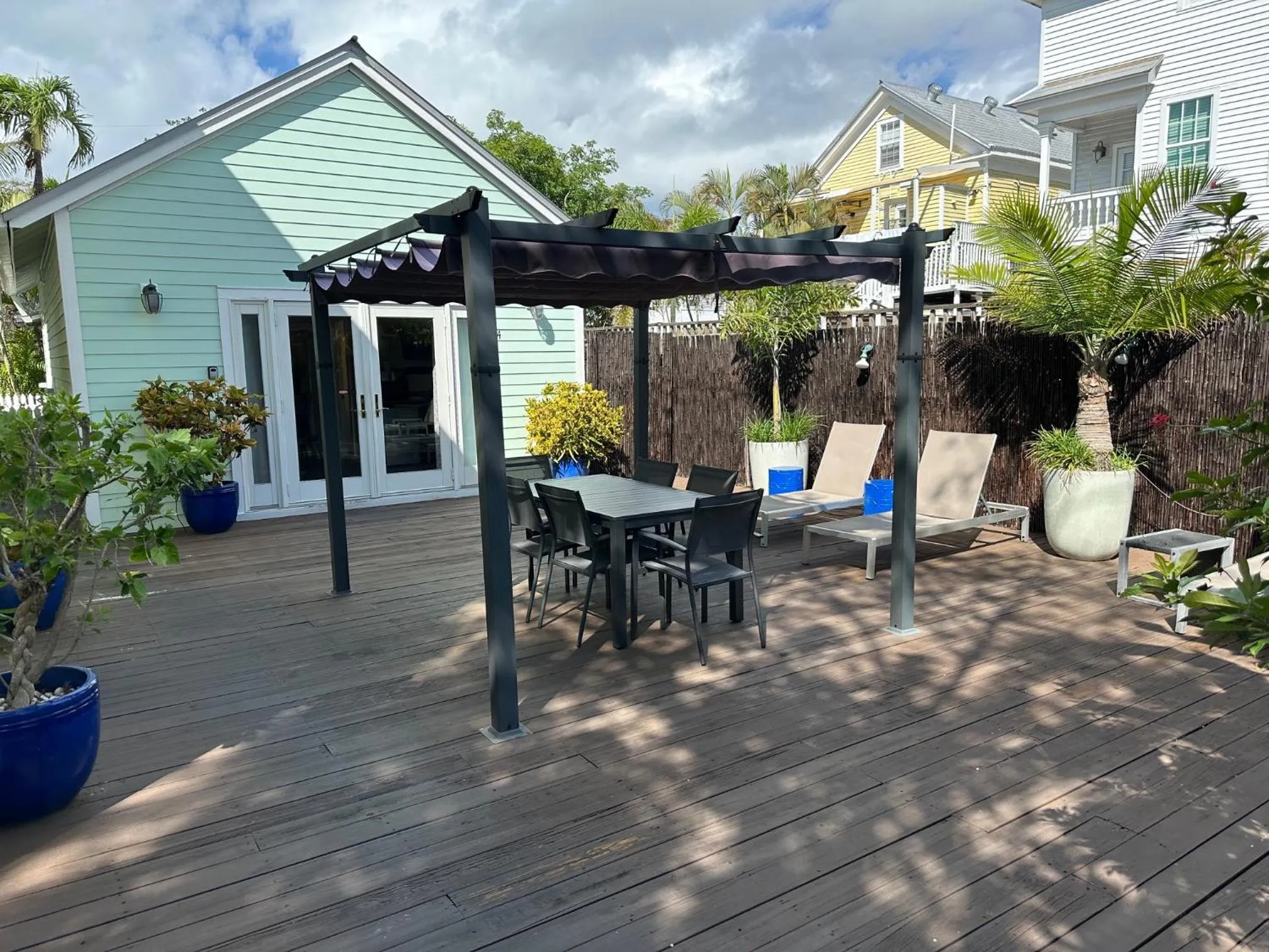 Inner courtyard view in Douglas House