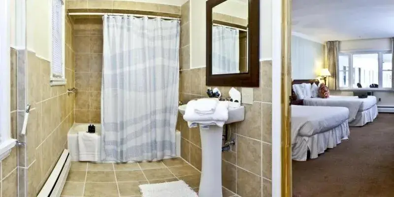 Double Room with Two Double Beds in Gauthier's Saranac Lake Inn Double Room with Two Double Beds in Gauthier's Saranac Lake Inn