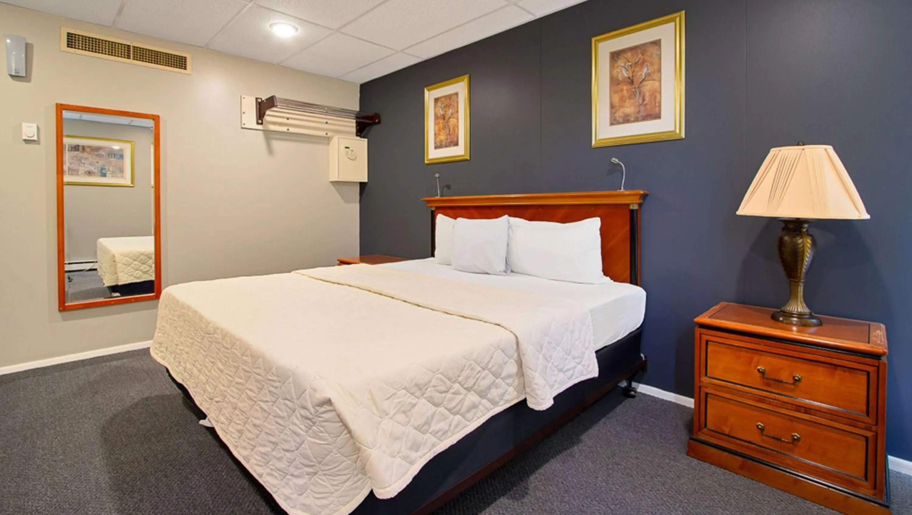 Photo of the whole room, Bed in M Star North Canton - Hall of Fame