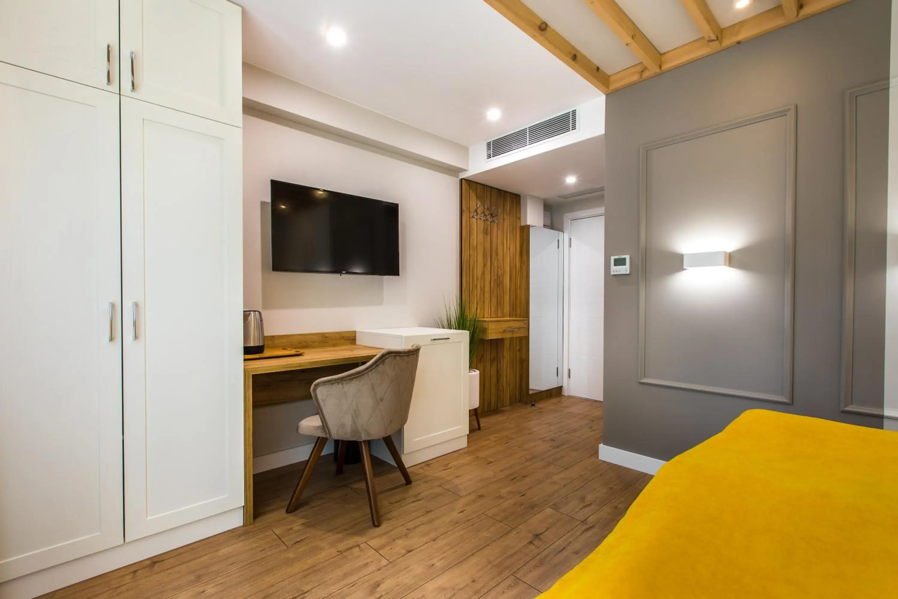 Deluxe Double Room - single occupancy - Ground Floor in HillHouse Plovdiv Deluxe Double Room - single occupancy - Ground Floor in HillHouse Plovdiv