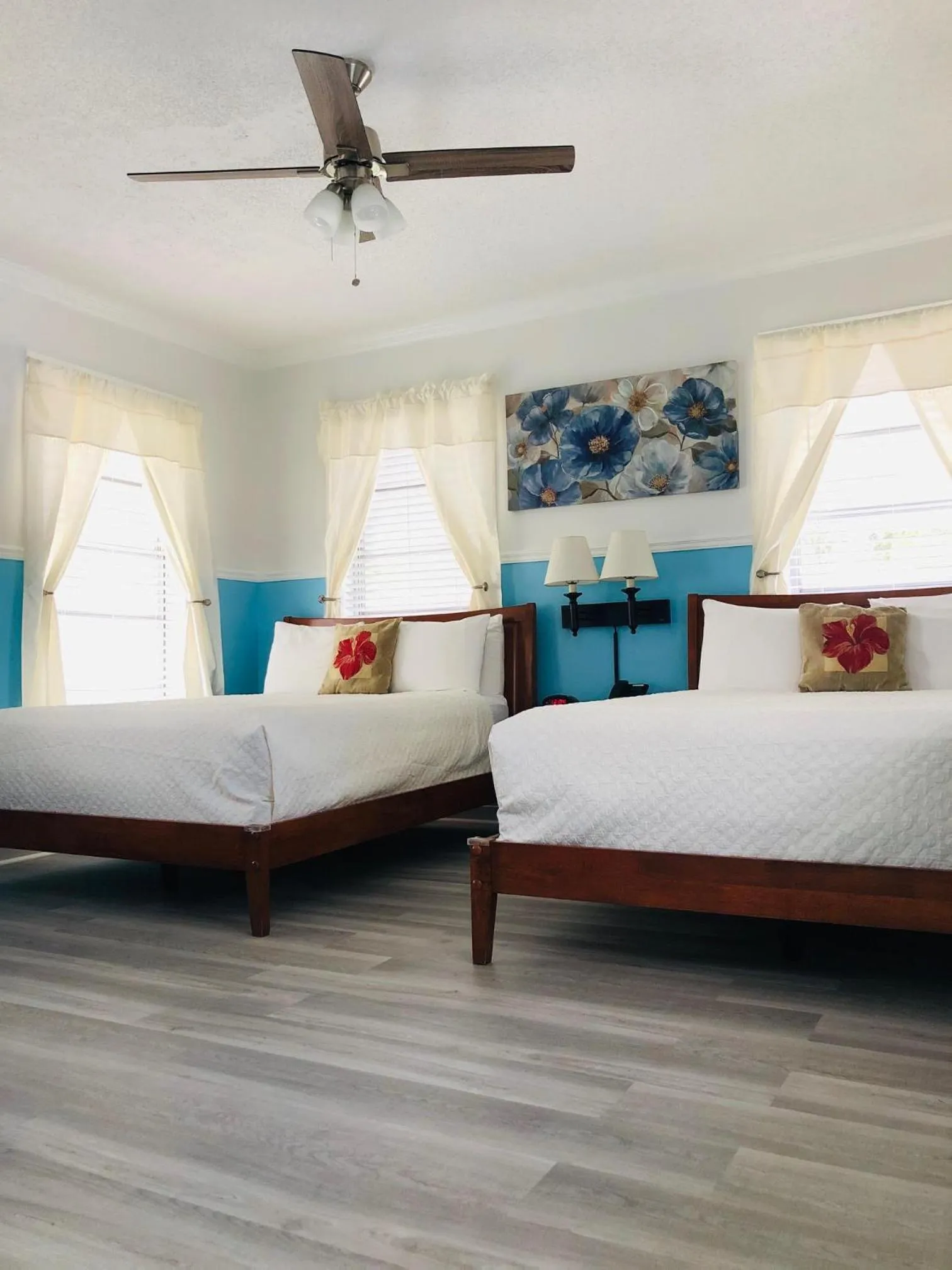 Bedroom, Bed in The Palms Hotel