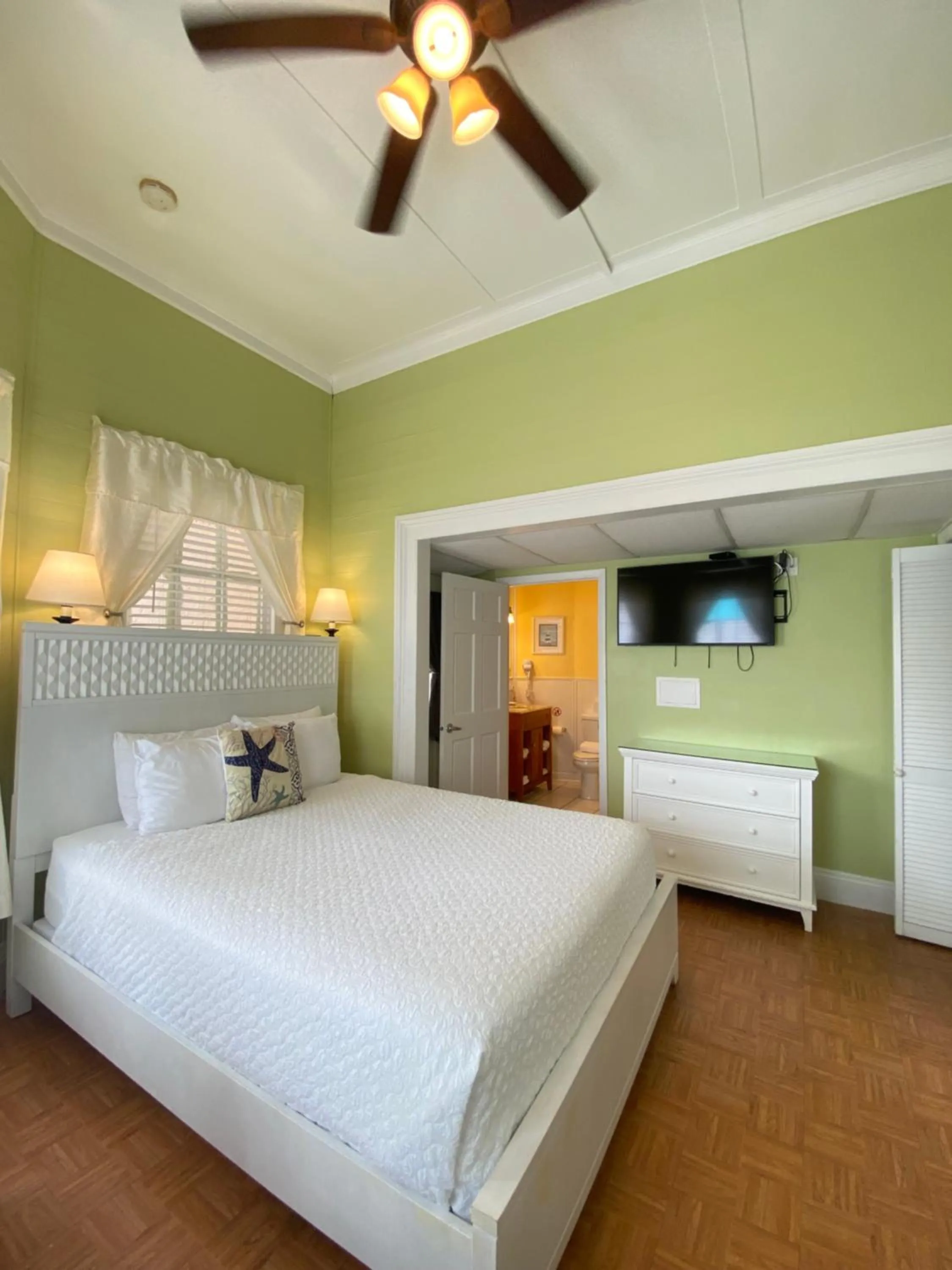 Bed in The Palms Hotel