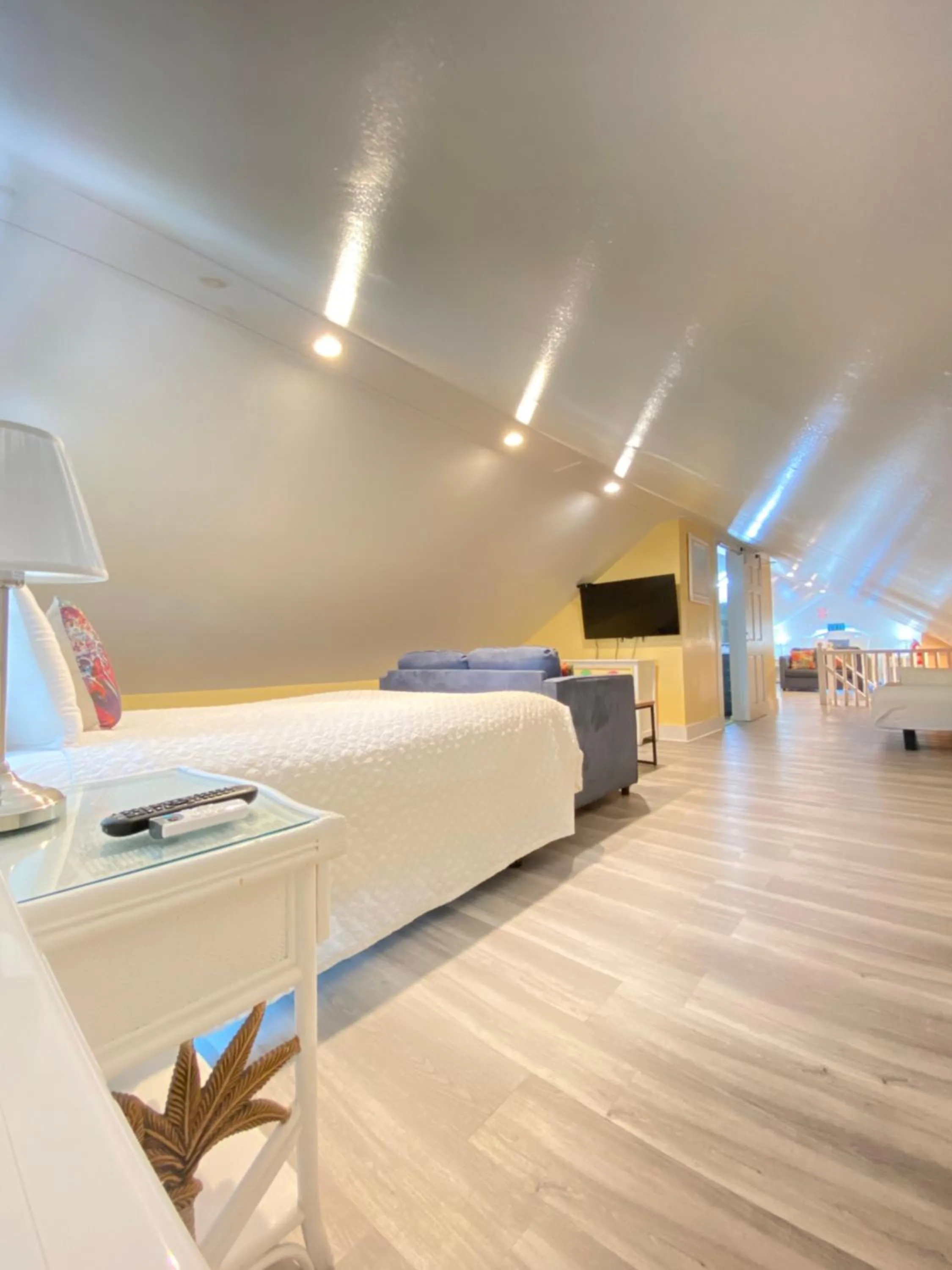 Bedroom in The Palms Hotel