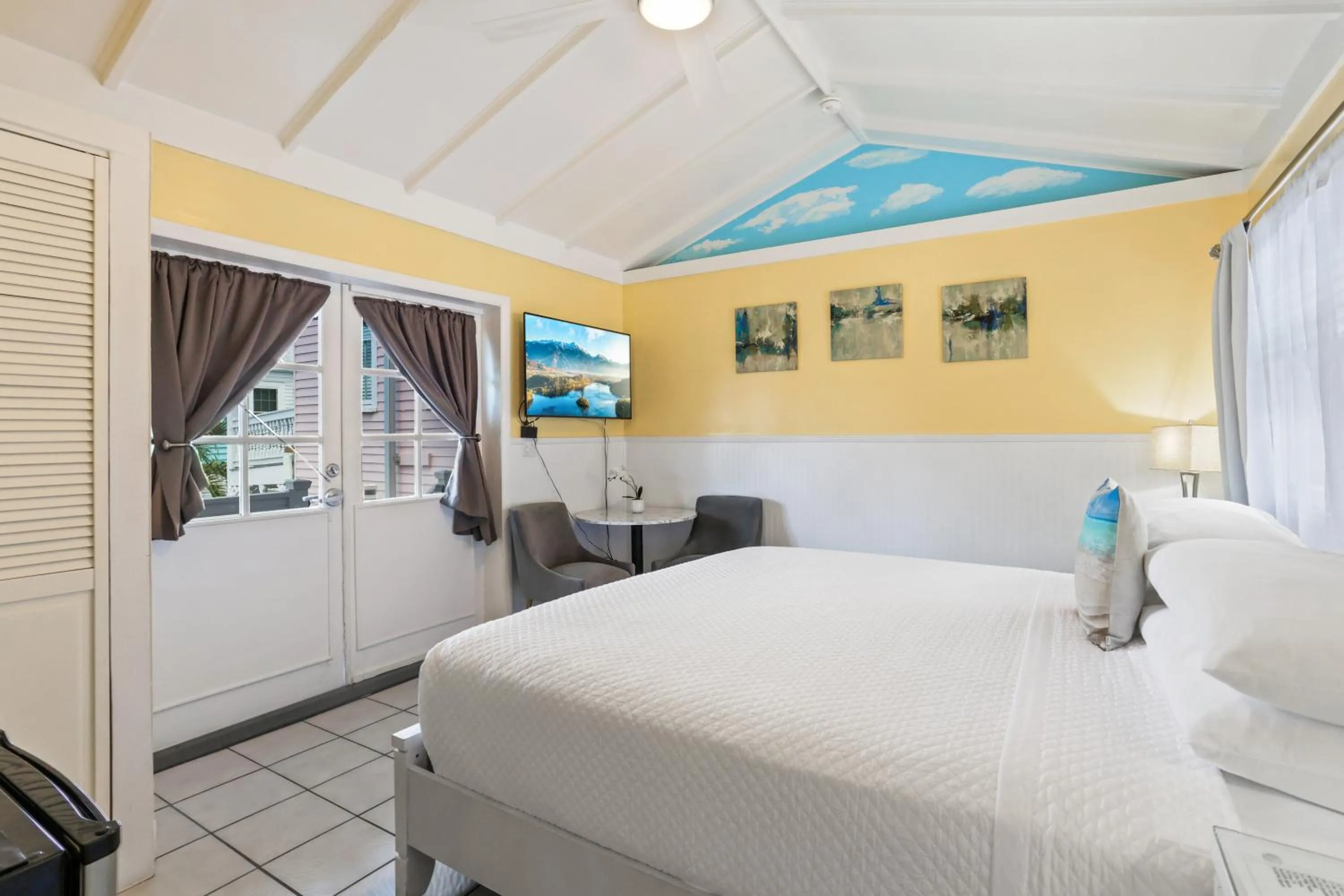 Bedroom, Bed in The Palms Hotel