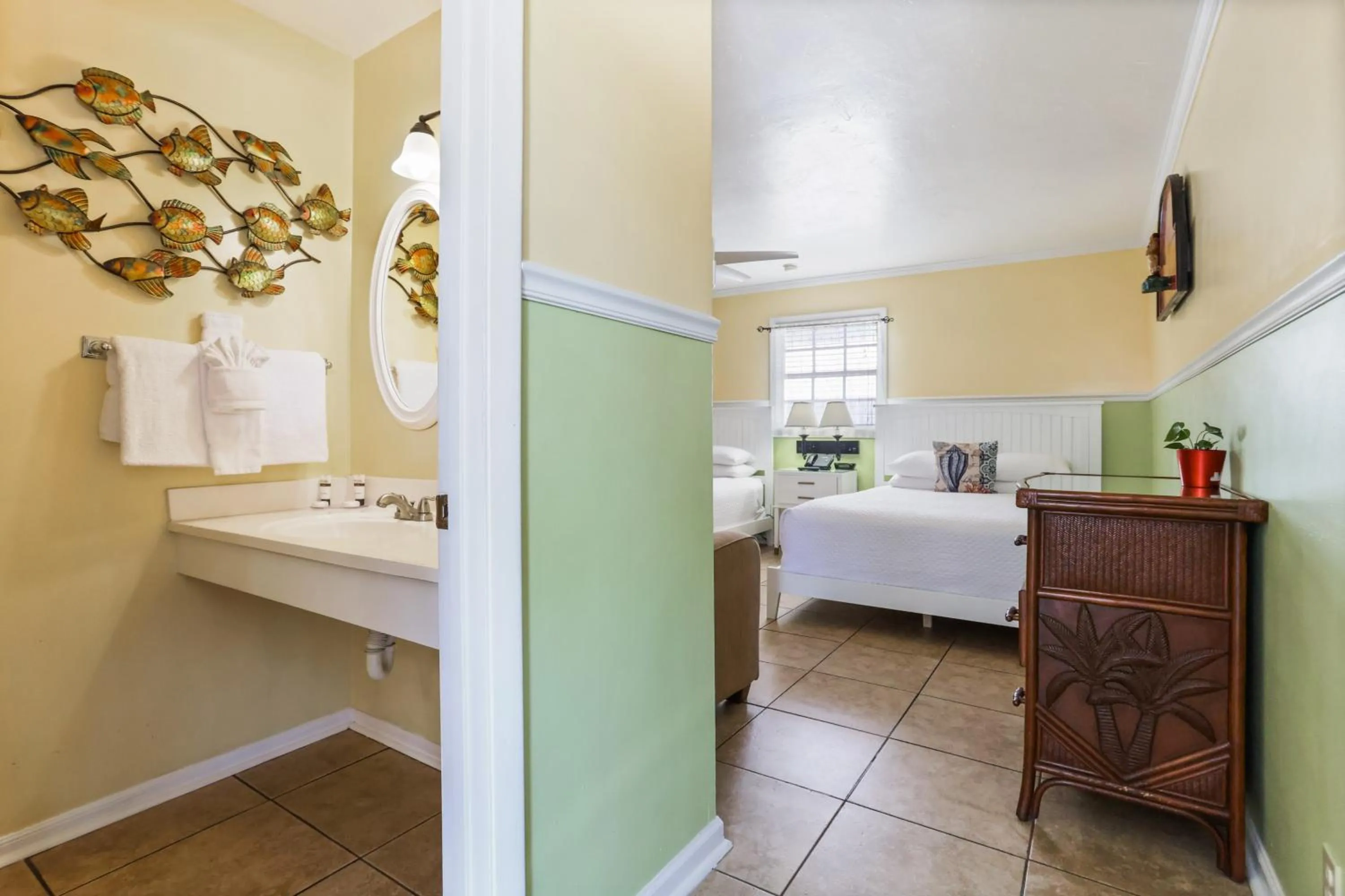 Bedroom, Bed in The Palms Hotel