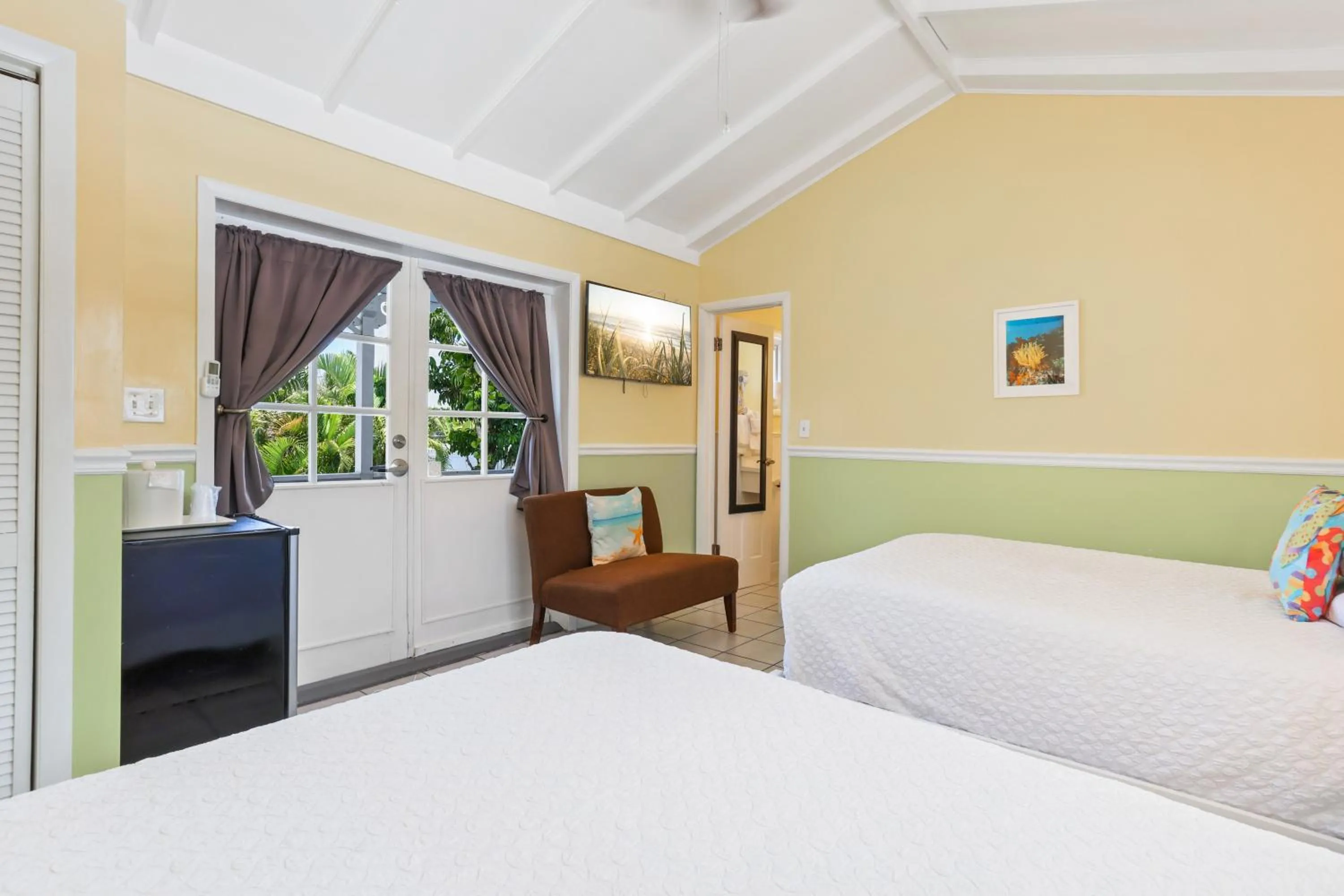 Bedroom, Bed in The Palms Hotel