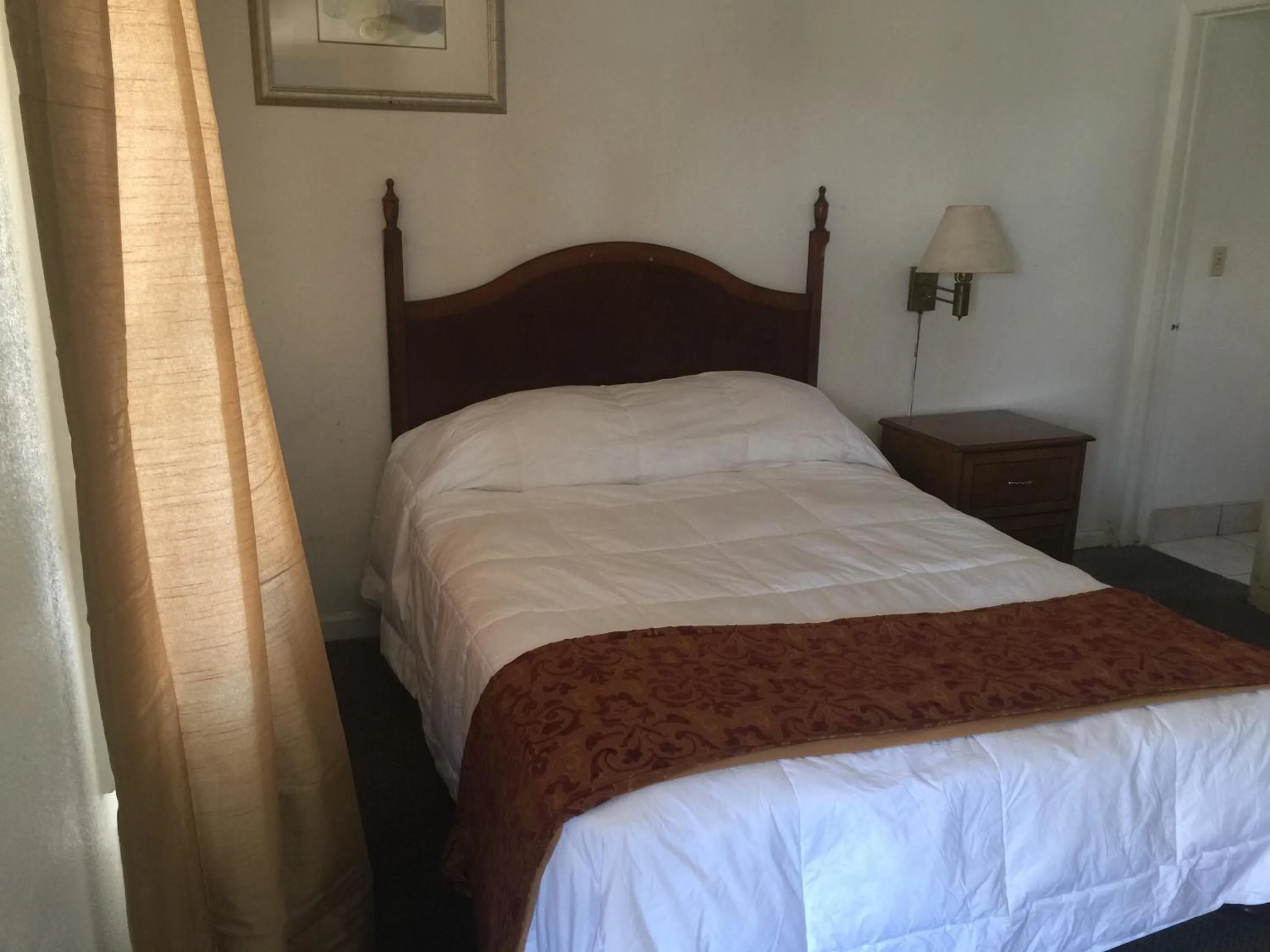 Bed in Frontier Motel