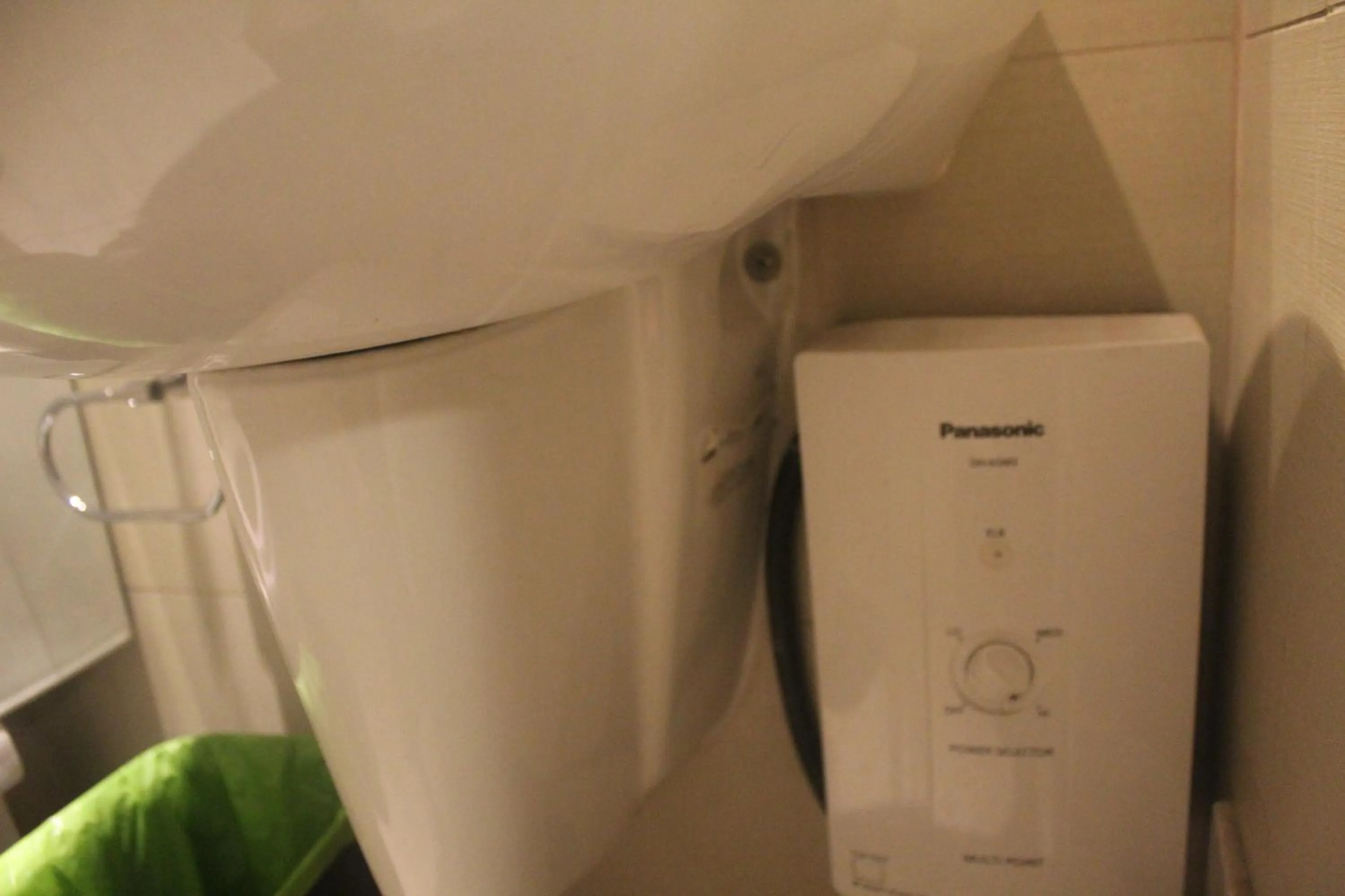 AZURE C4 BEACHPOOL balcony wifi MULTIPLE UNITS