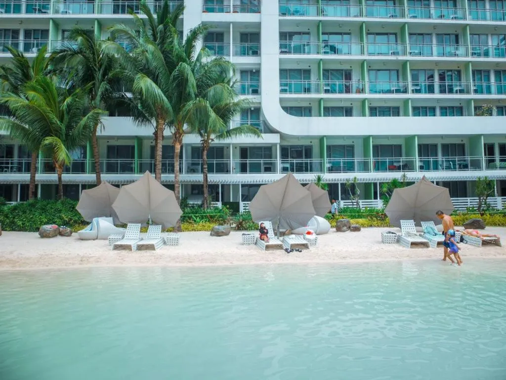 AZURE C4 BEACHPOOL balcony wifi MULTIPLE UNITS