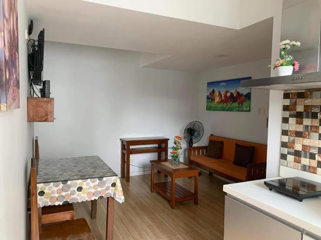 AZURE C4 BEACHPOOL balcony wifi MULTIPLE UNITS