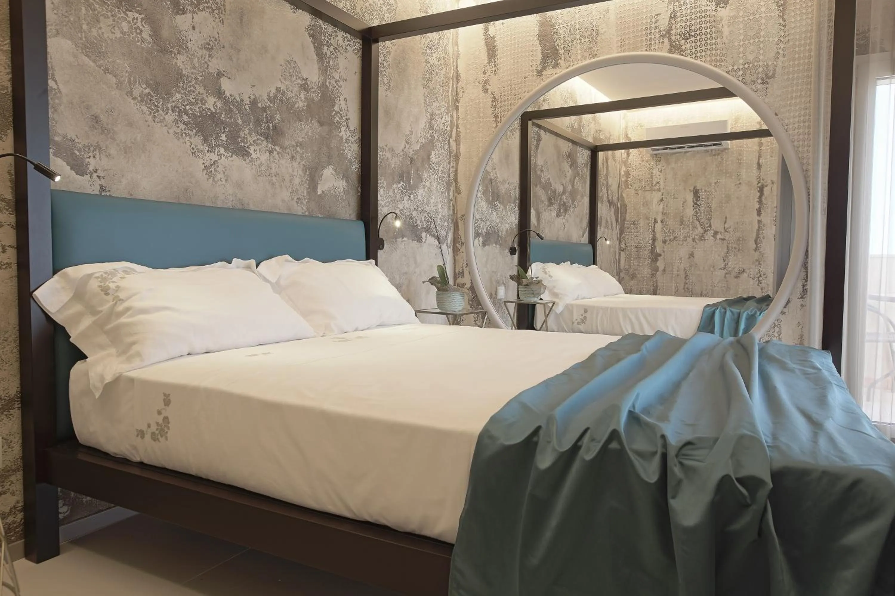 Photo of the whole room, Bed in Hedoné Design Experience B&B