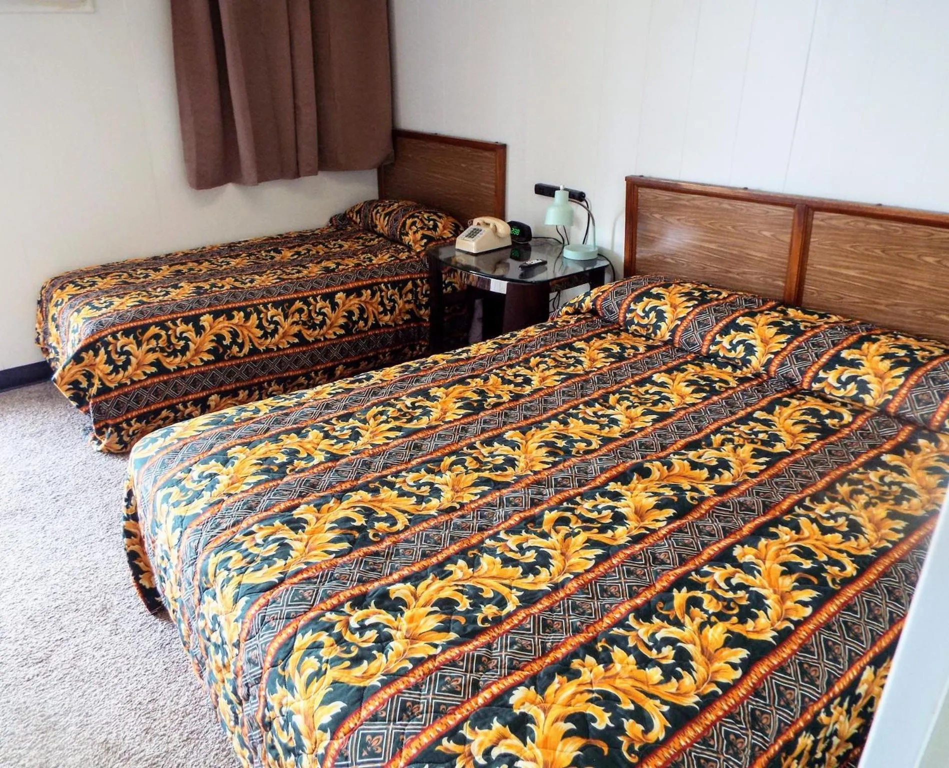 Family, Bed in Davis Motel