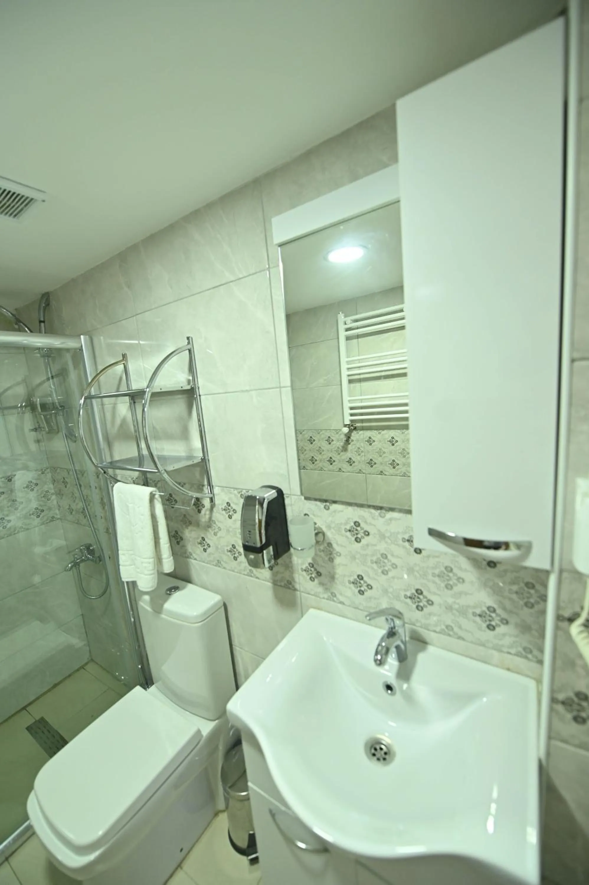 Bathroom in Safir Gold Hotel