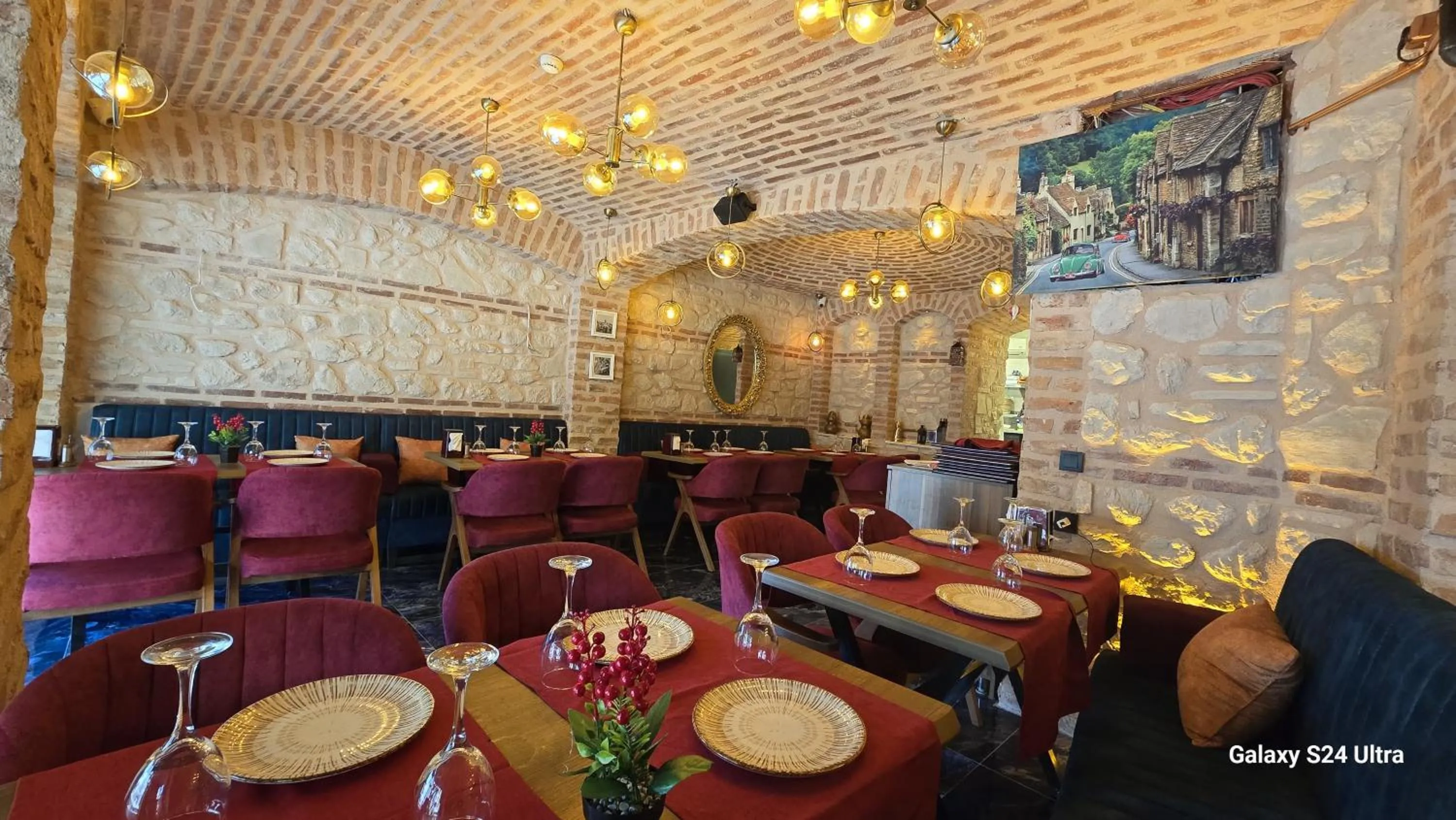 Restaurant/places to eat in Safir Gold Hotel