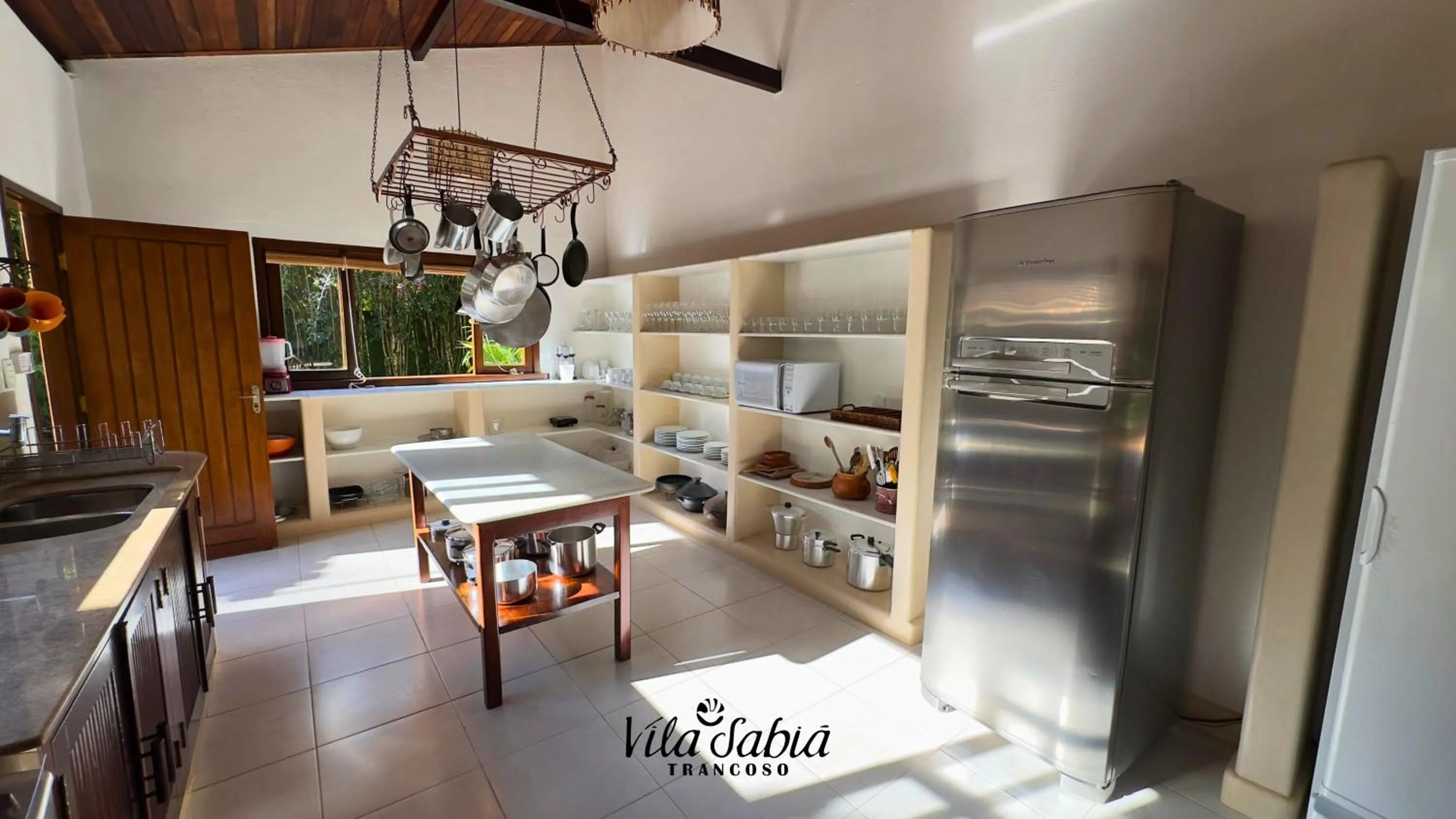 Kitchen or kitchenette in Vila Sabiá Trancoso