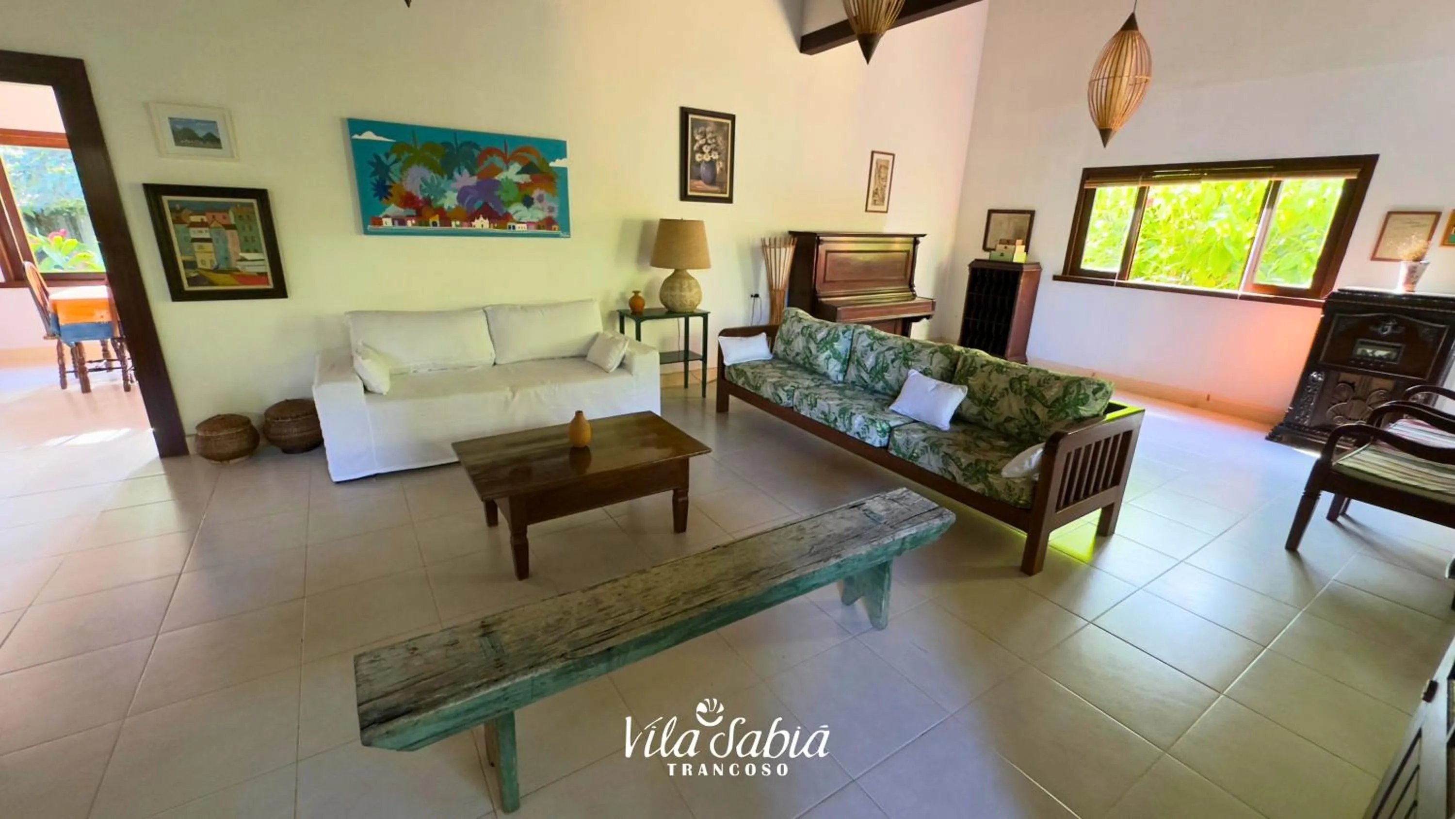 Communal lounge/ TV room in Vila Sabiá Trancoso