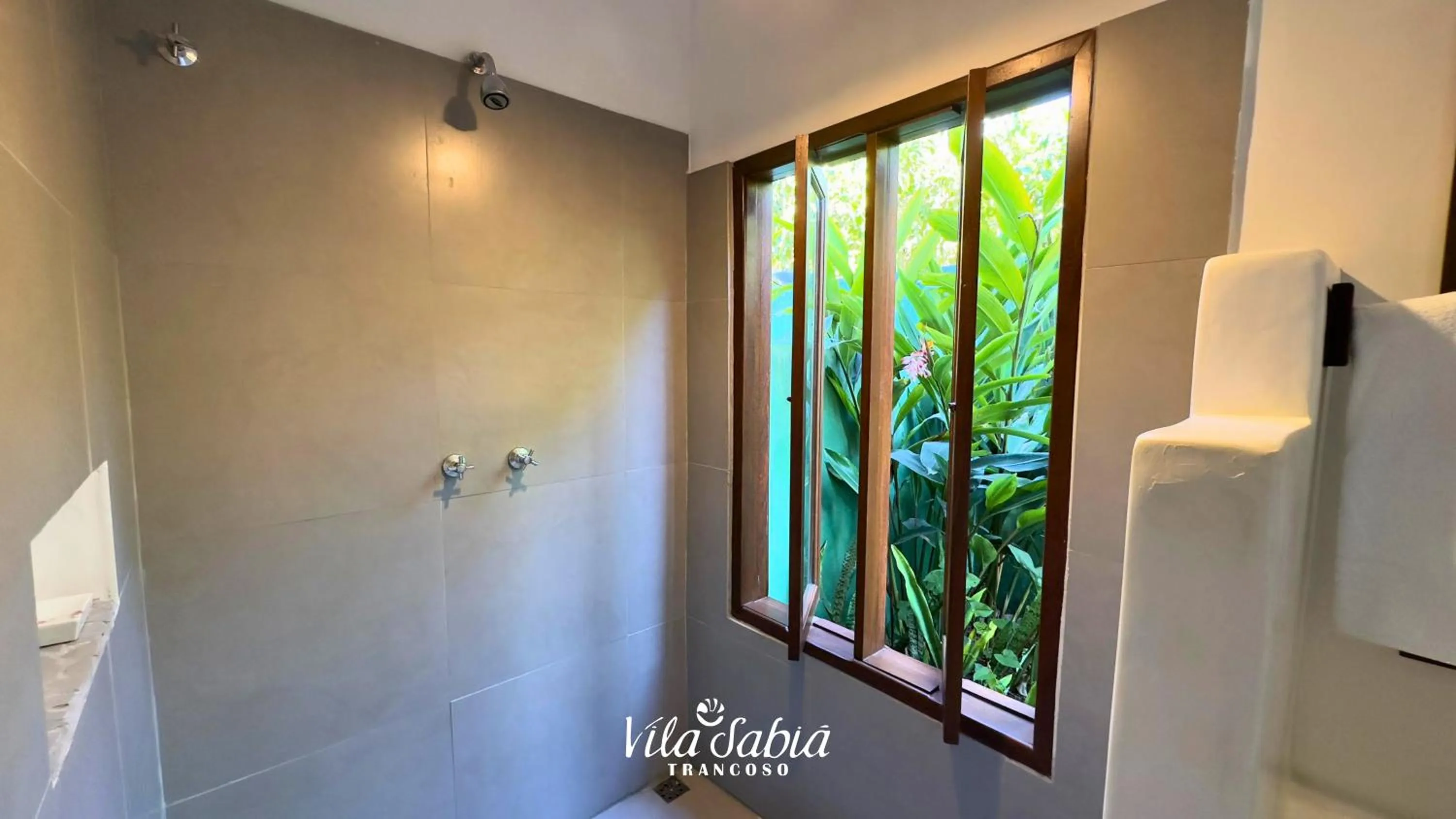 Shower in Vila Sabiá Trancoso