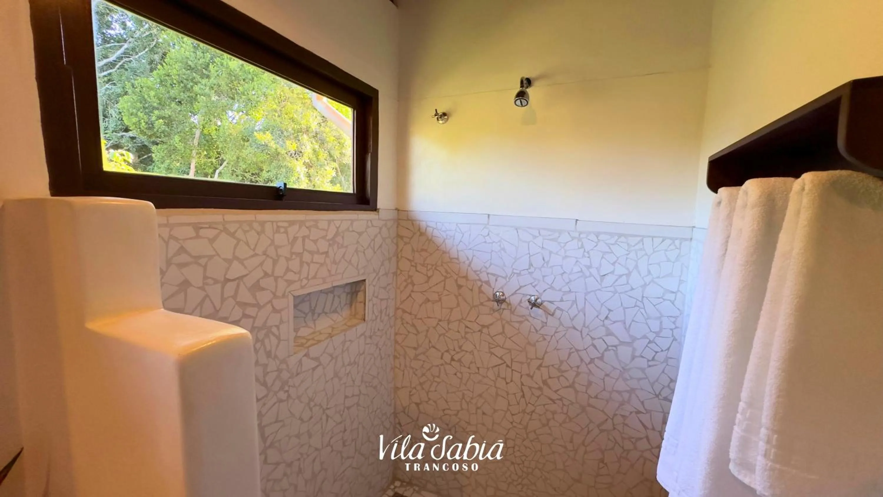 Shower in Vila Sabiá Trancoso