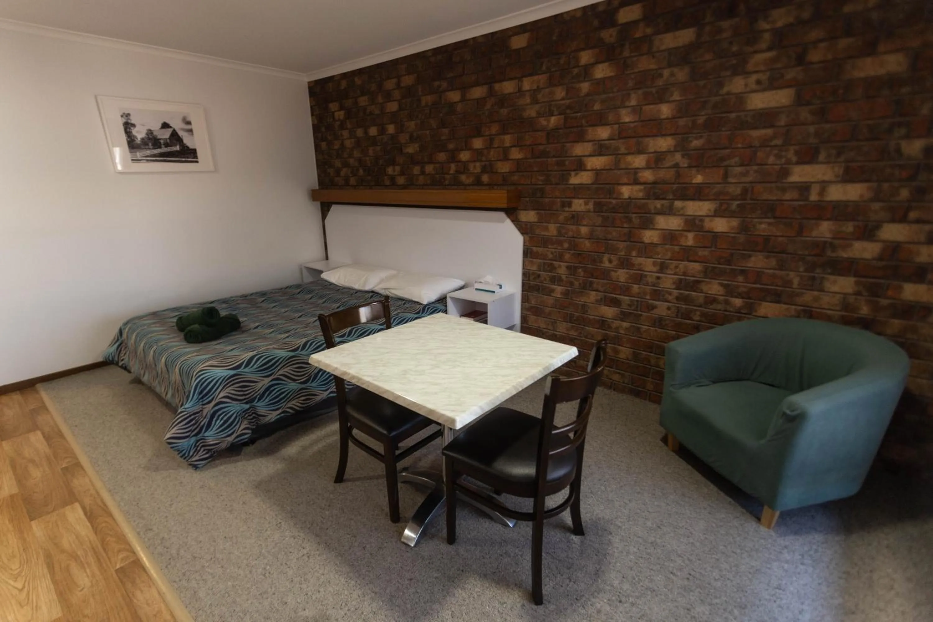 Bedroom in Donald Motor Lodge