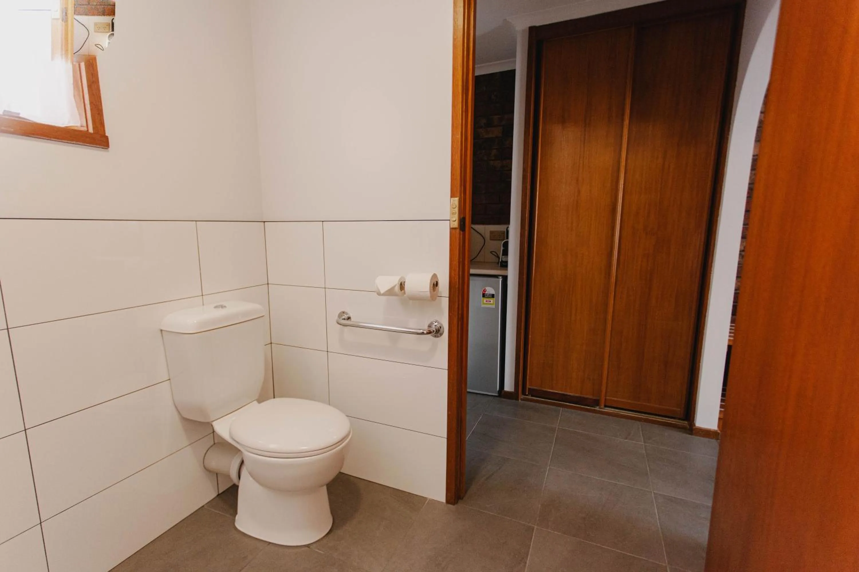 Bathroom in Donald Motor Lodge