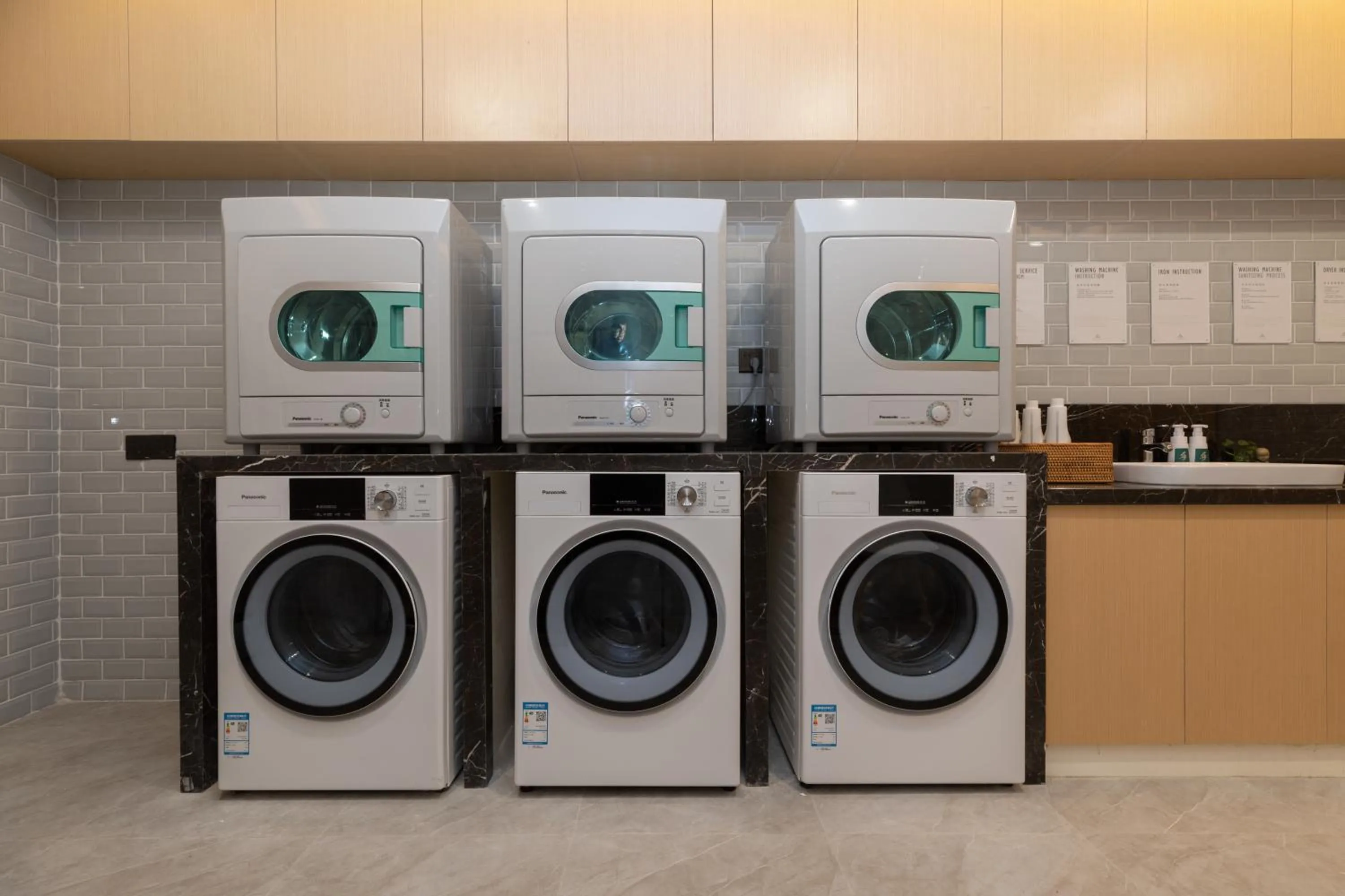 Atour Hotel (Wuhan Mulan Pishang Building)