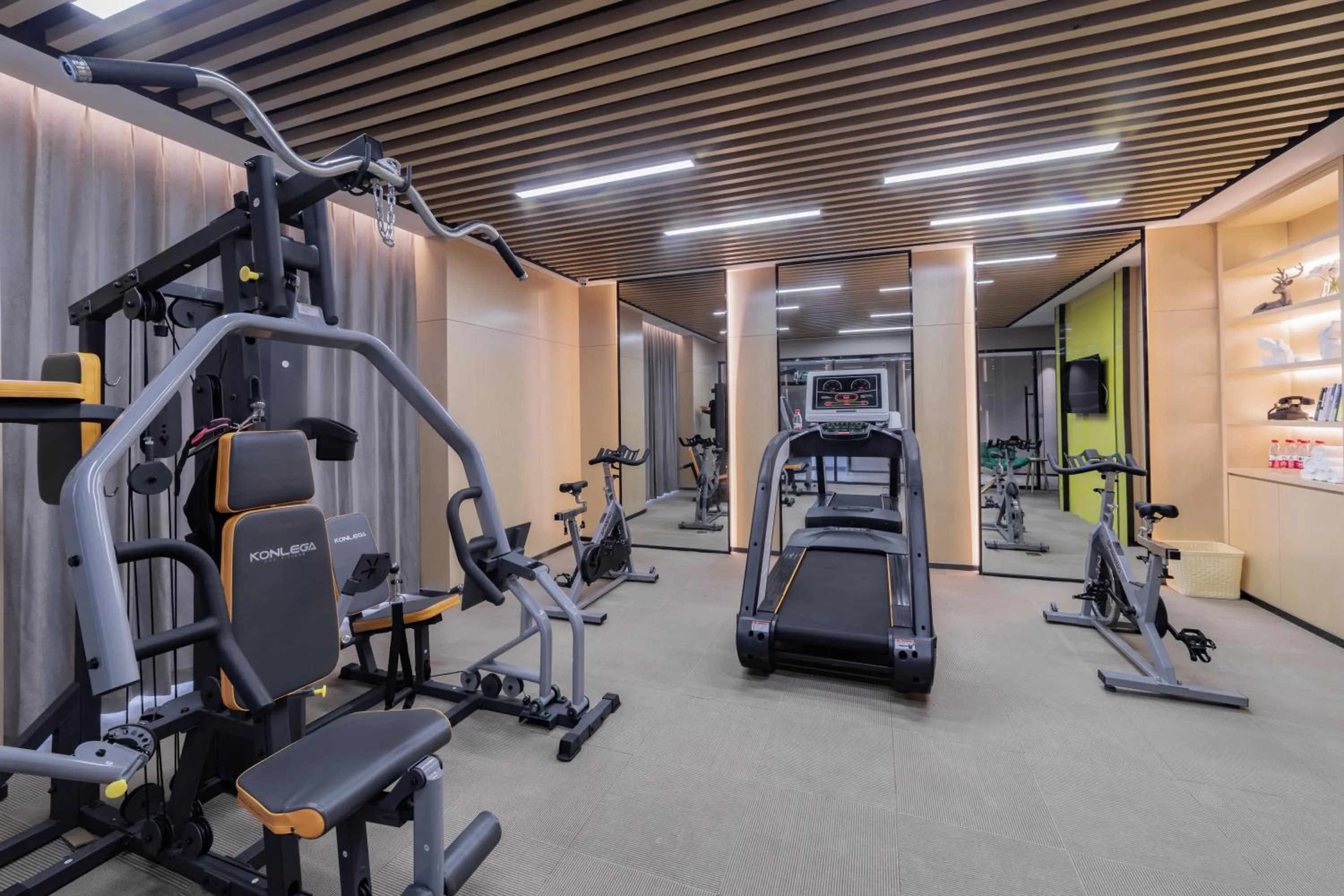 Atour Hotel (Wuhan Mulan Pishang Building)