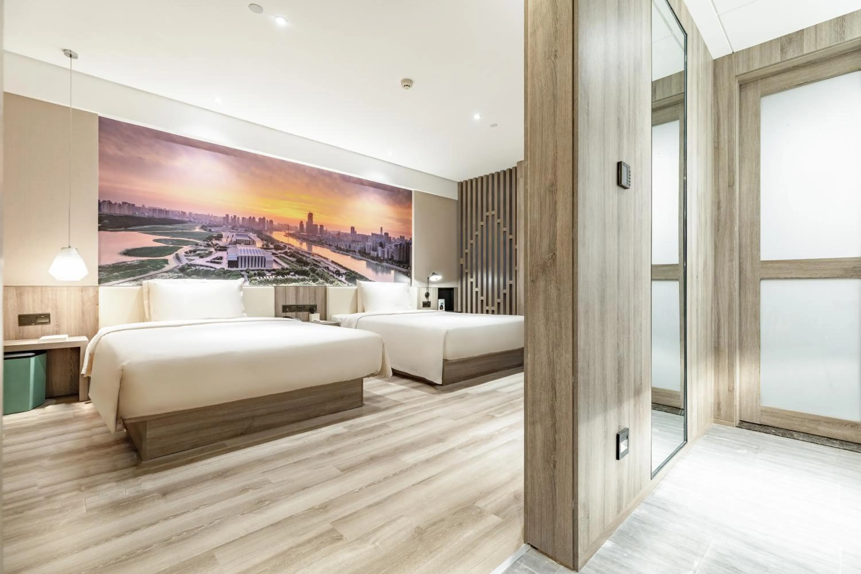 Bed in Atour Hotel (Wuhan Mulan Pishang Building)