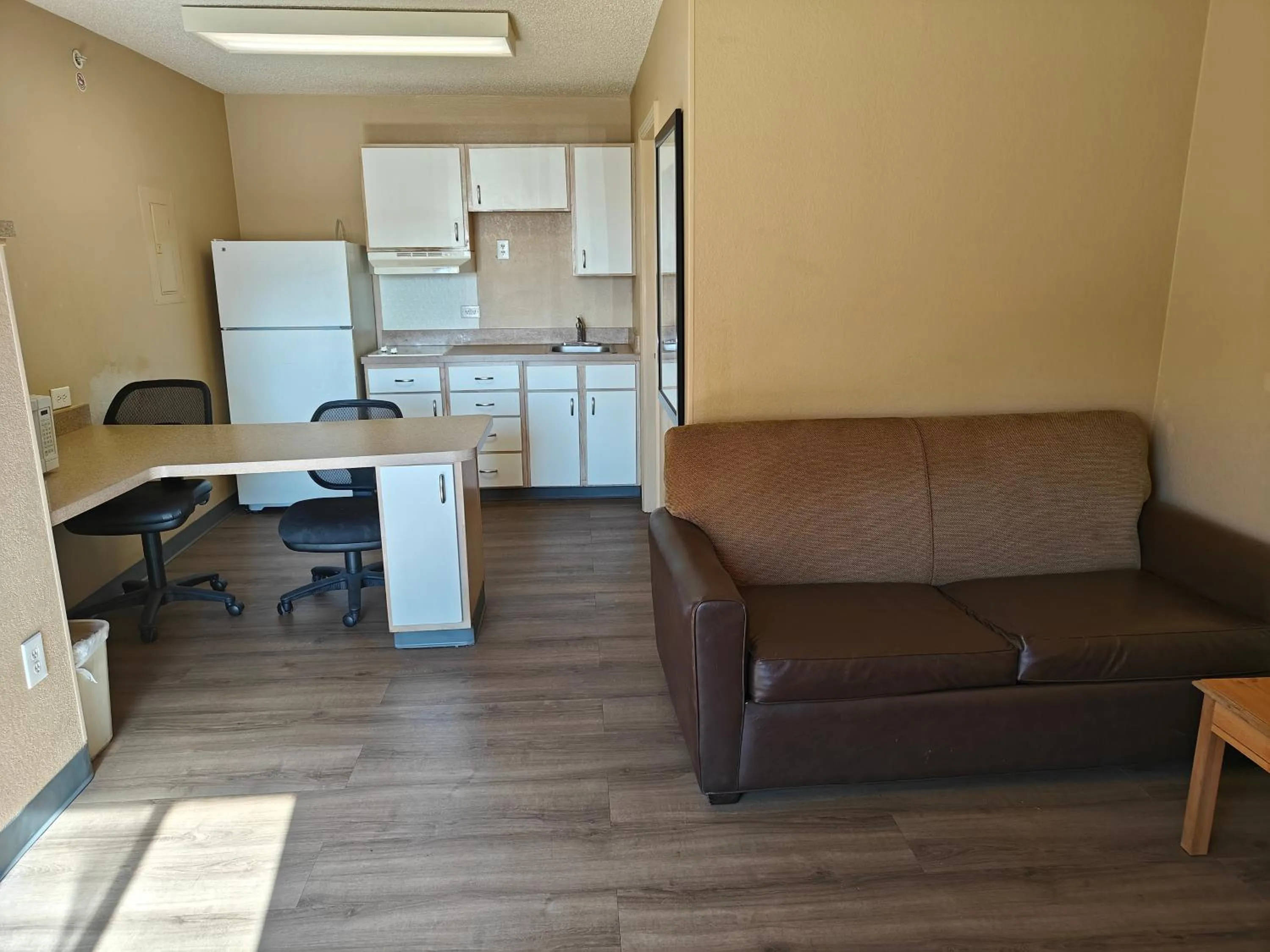 Queen Room with Two Queen Beds - Non-Smoking in Hawthorn Extended Stay by Wyndham DFW Airport North