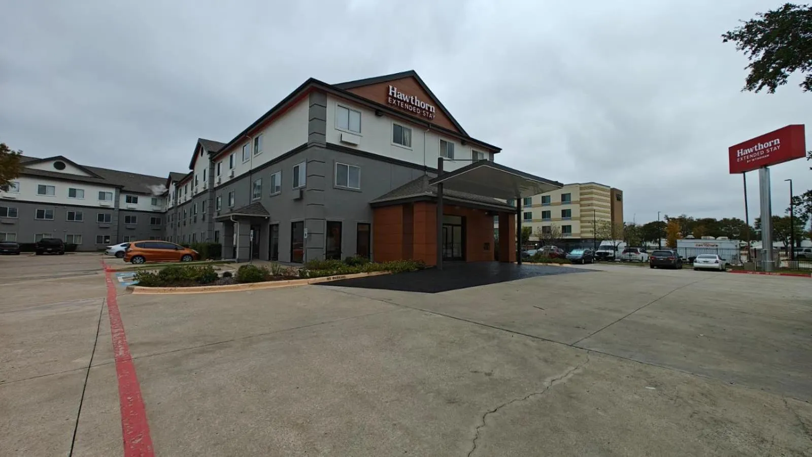 Property building in Hawthorn Extended Stay by Wyndham DFW Airport North