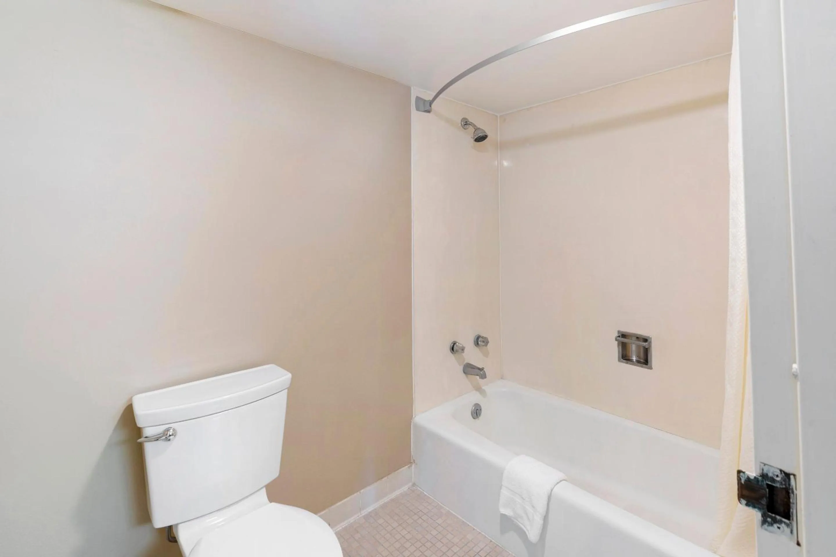 Bathroom in Port Allen Inn