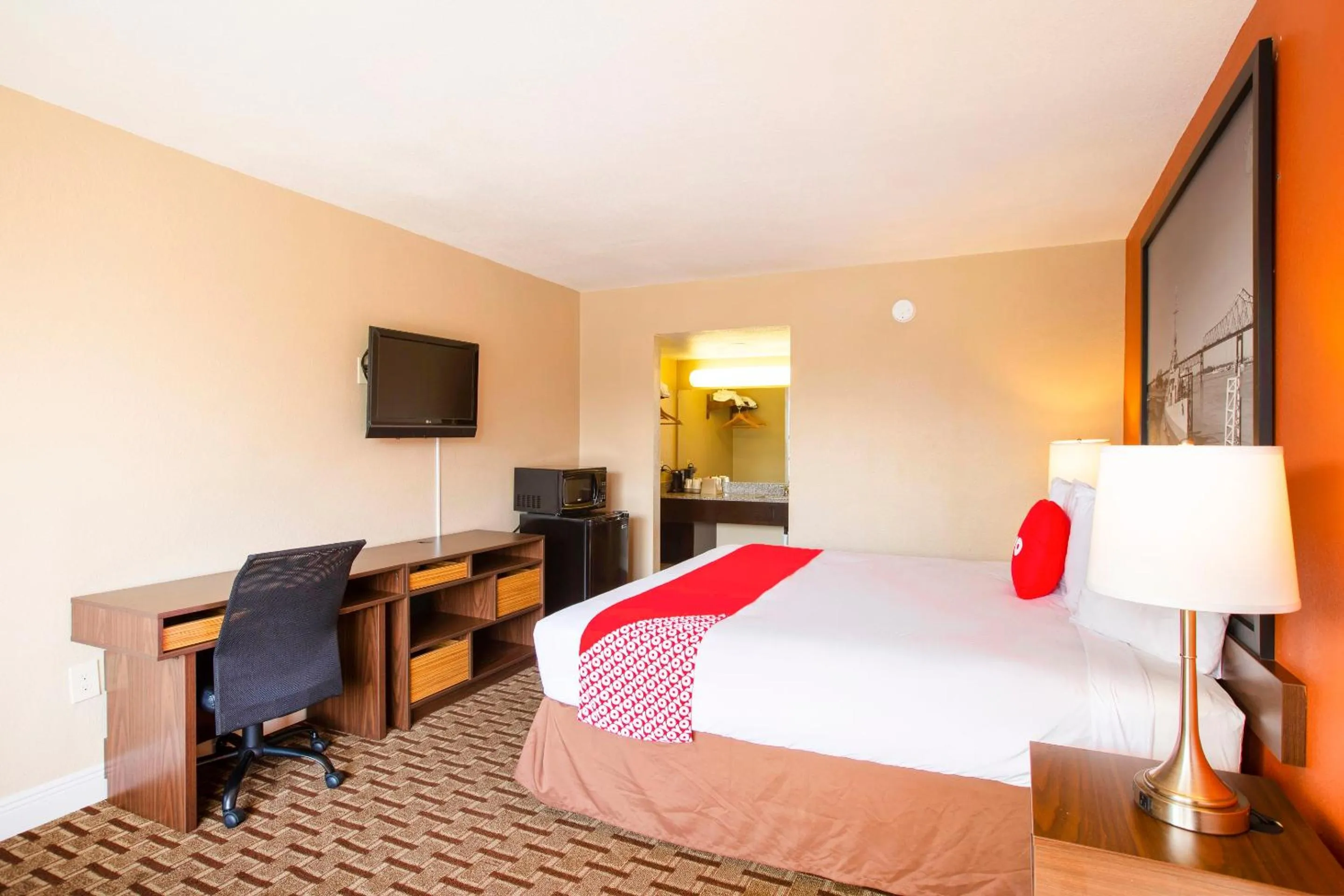 Bedroom, Bed in Port Allen Inn