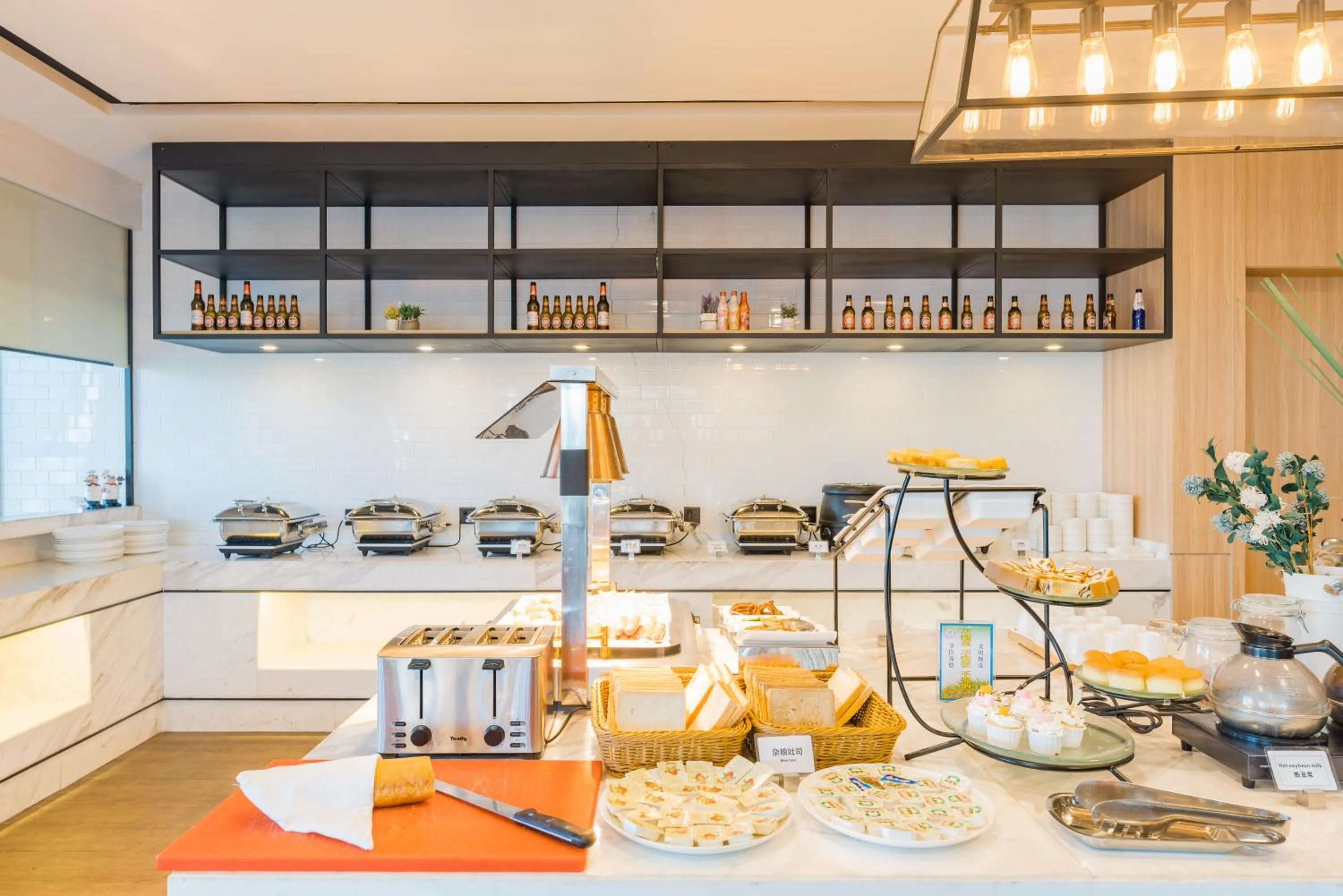 Restaurant/places to eat in Atour Hotel (Mogan Mountain)