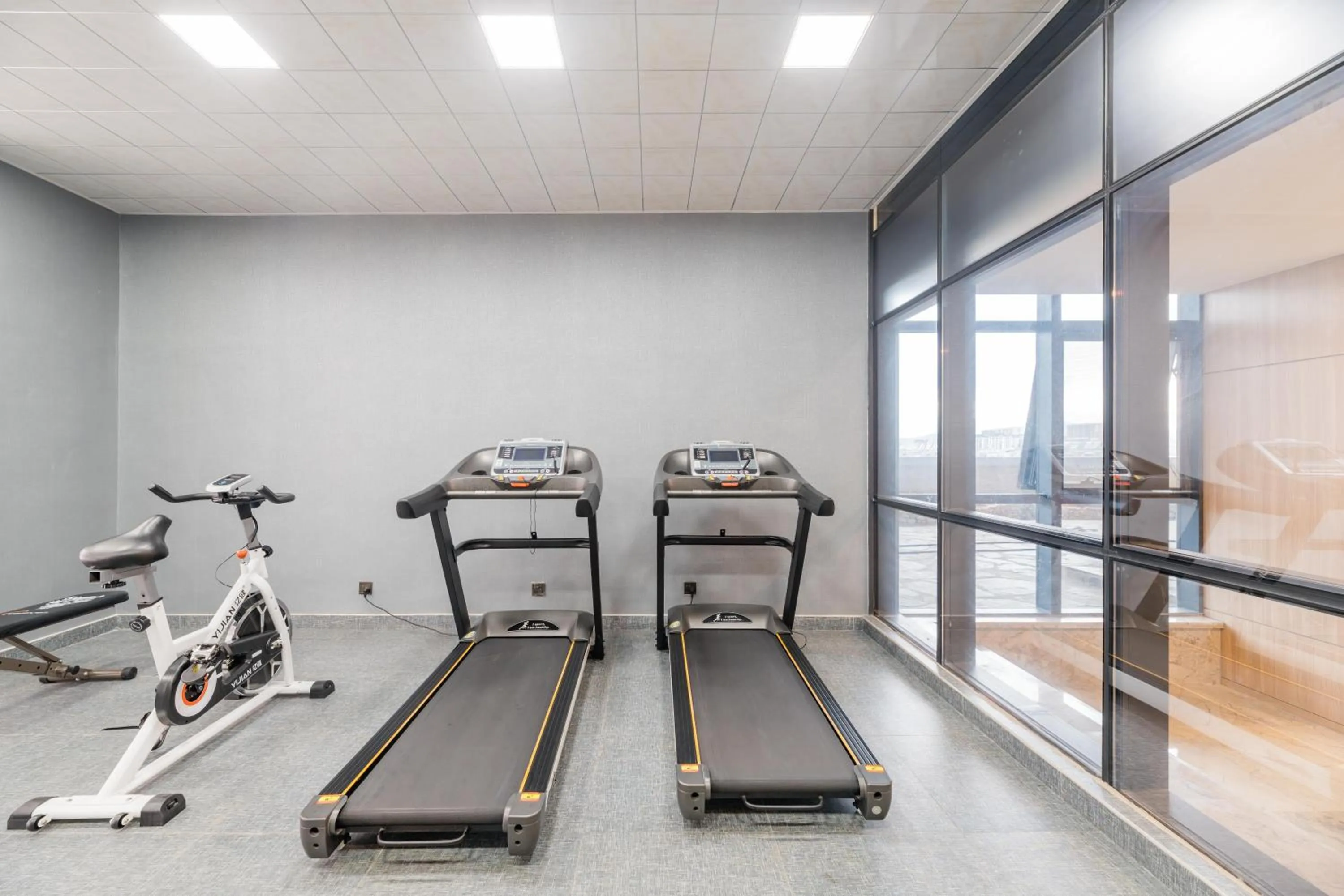 Fitness centre/facilities in Atour Hotel (Mogan Mountain)