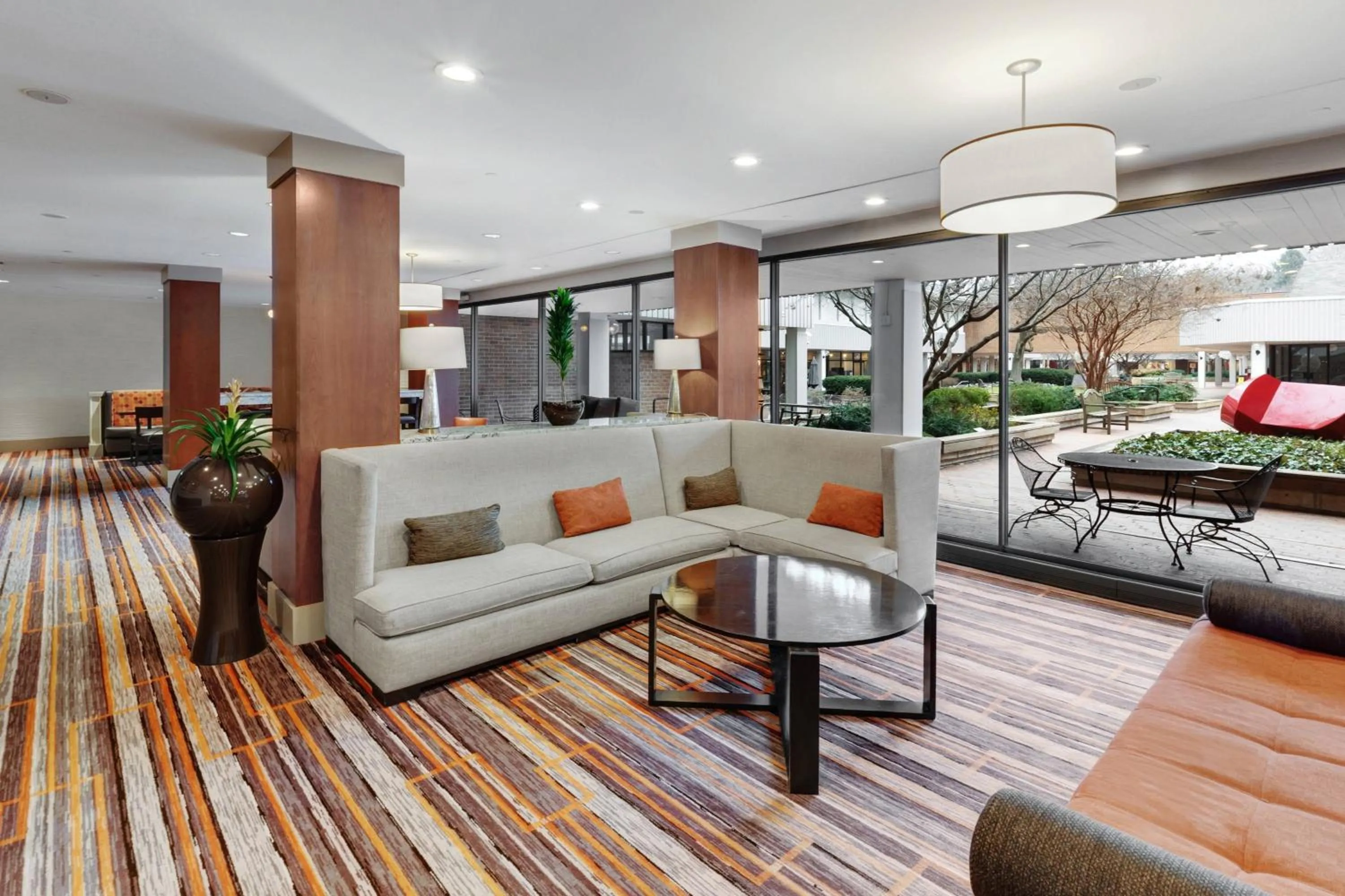 Lobby or reception in Delta Hotels by Marriott Baltimore North