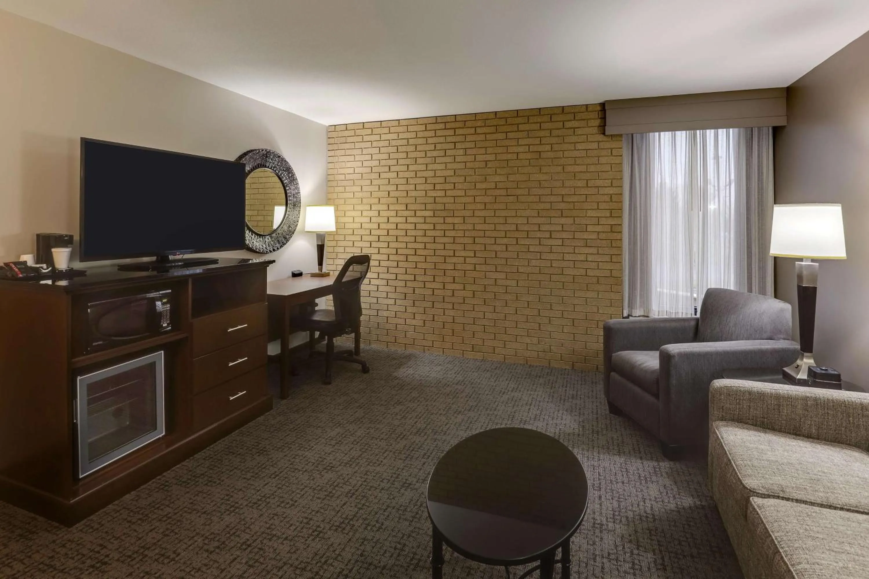 Bedroom in Drury Inn & Suites Columbus Dublin