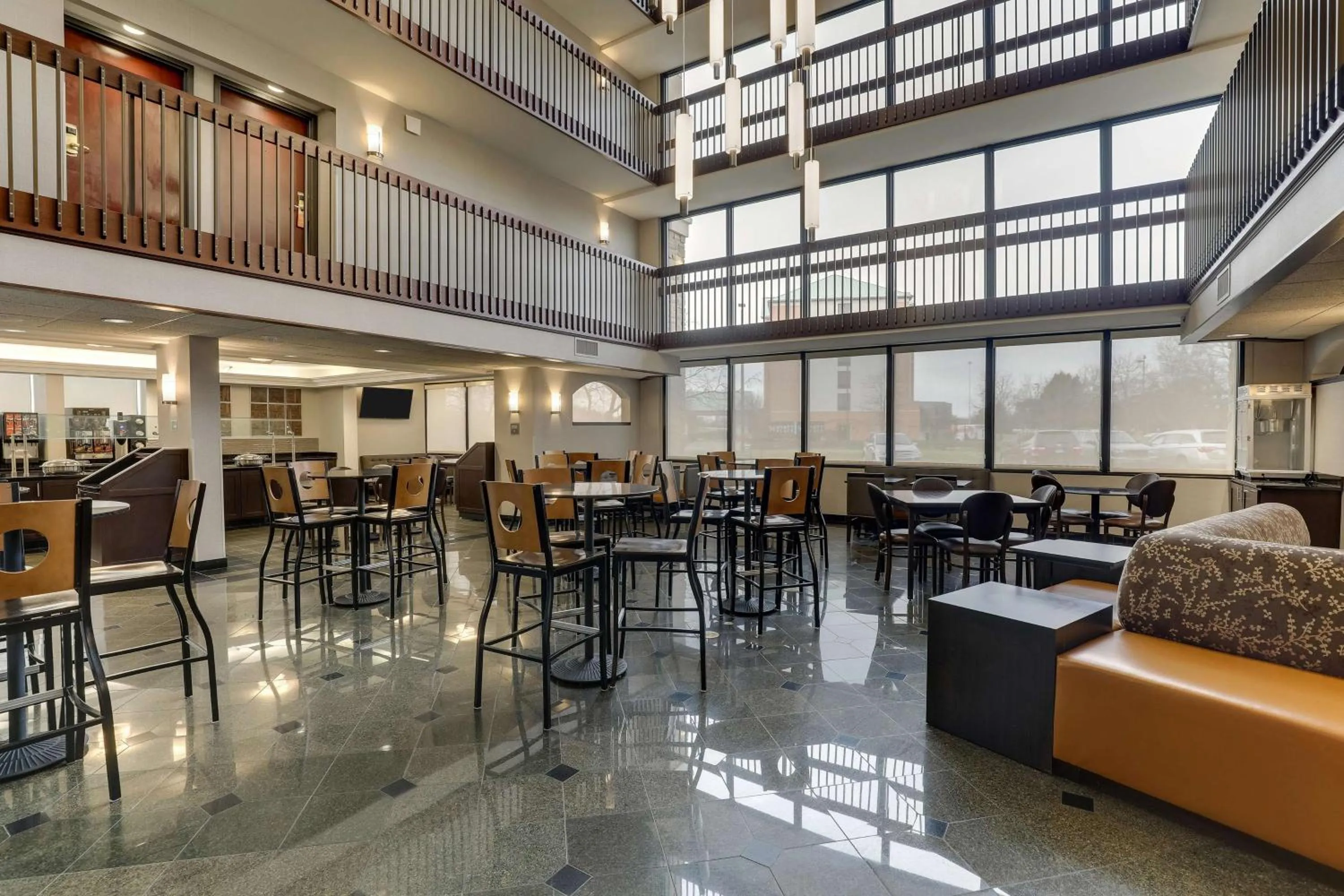 Restaurant/places to eat in Drury Inn & Suites Columbus Dublin