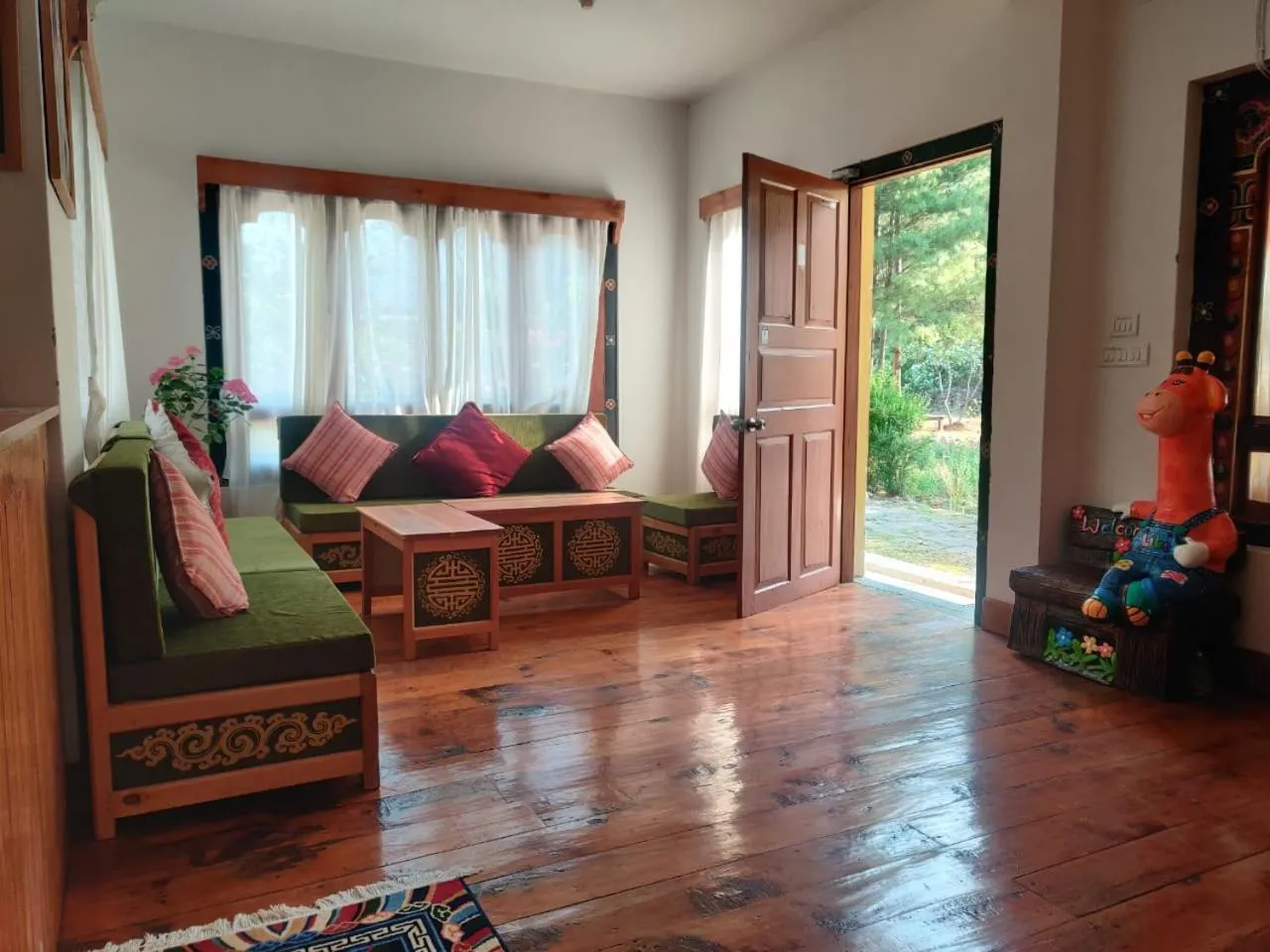 Living room in Nirvana Lodge